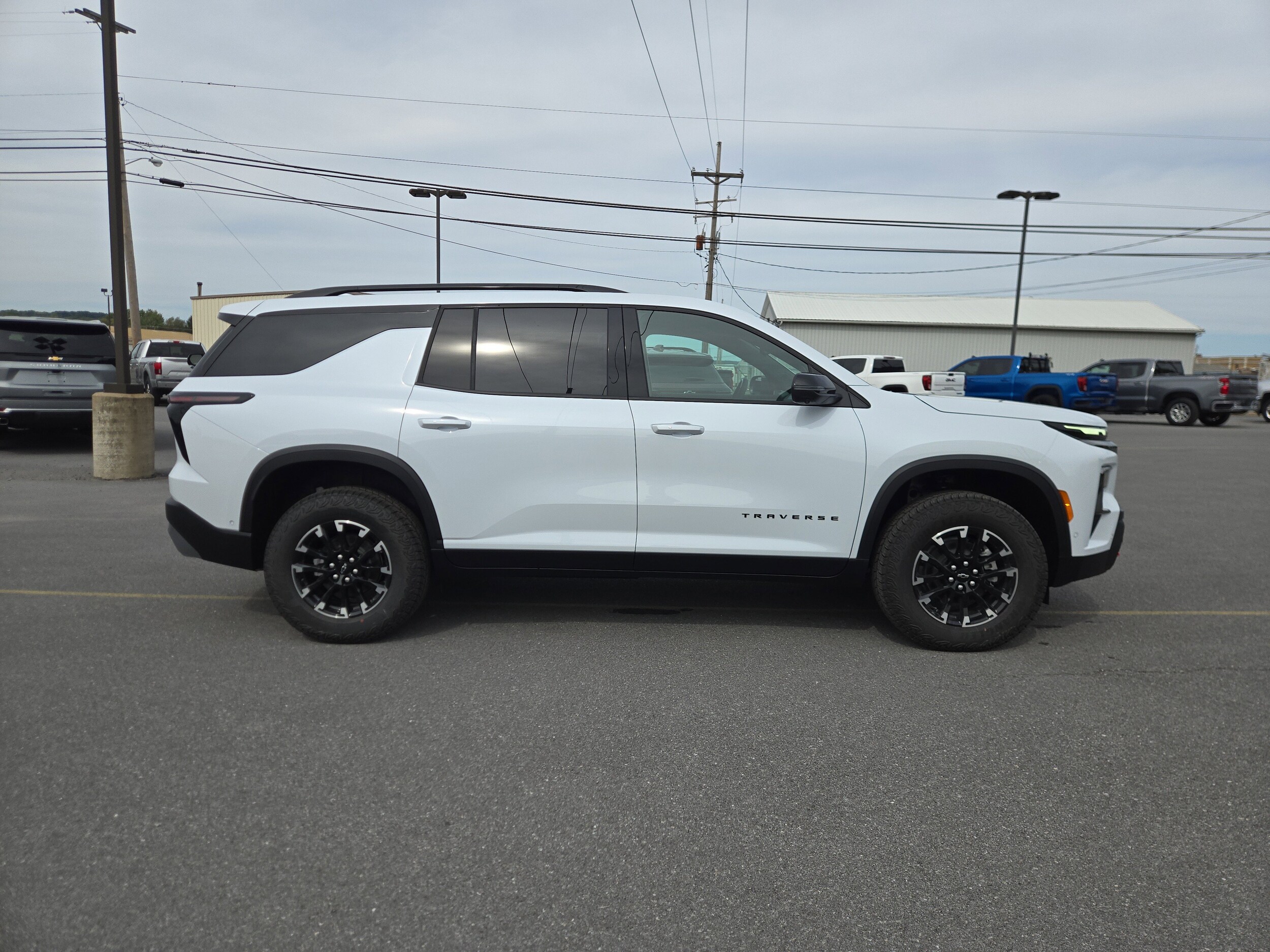 2026 Chevrolet Traverse Z71 photo 2