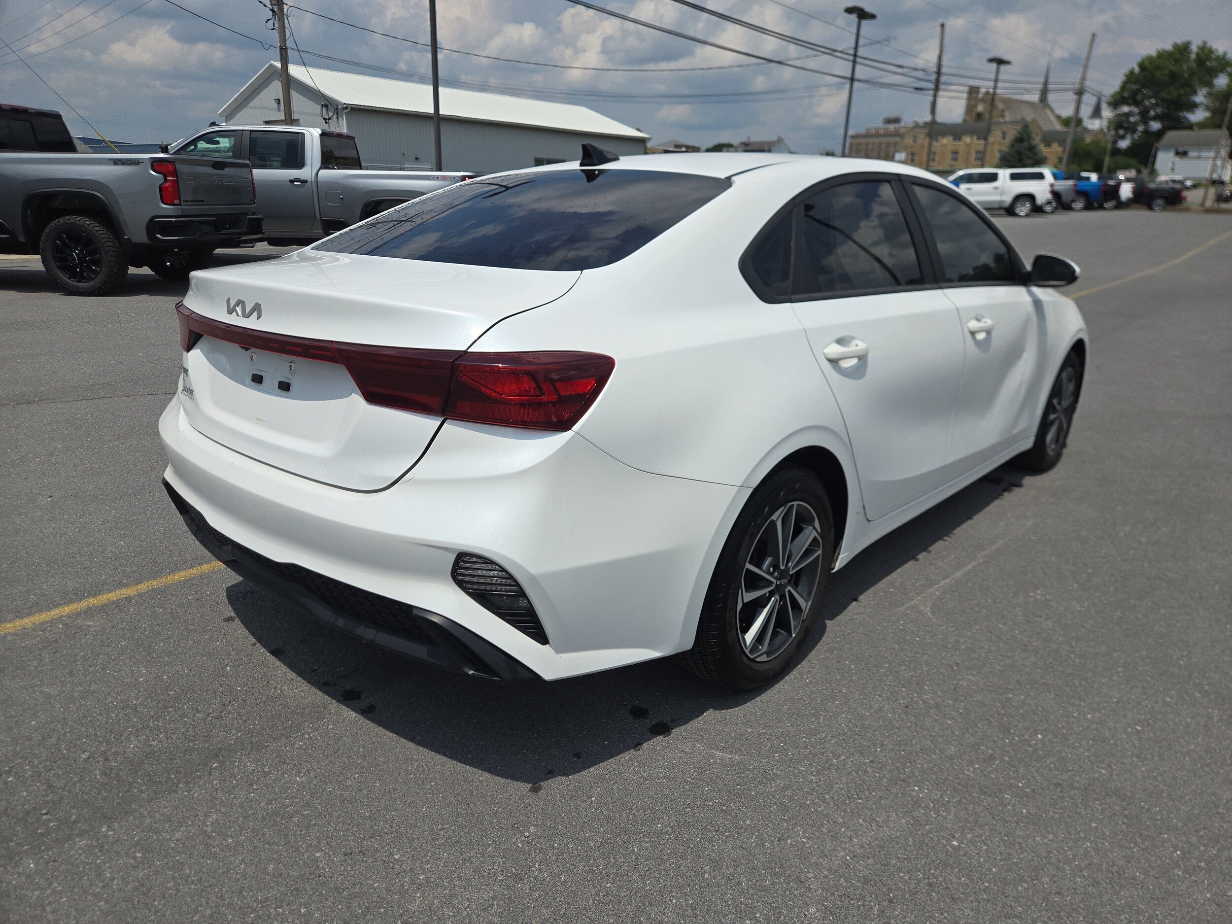 2023 Kia Forte LXS photo 3