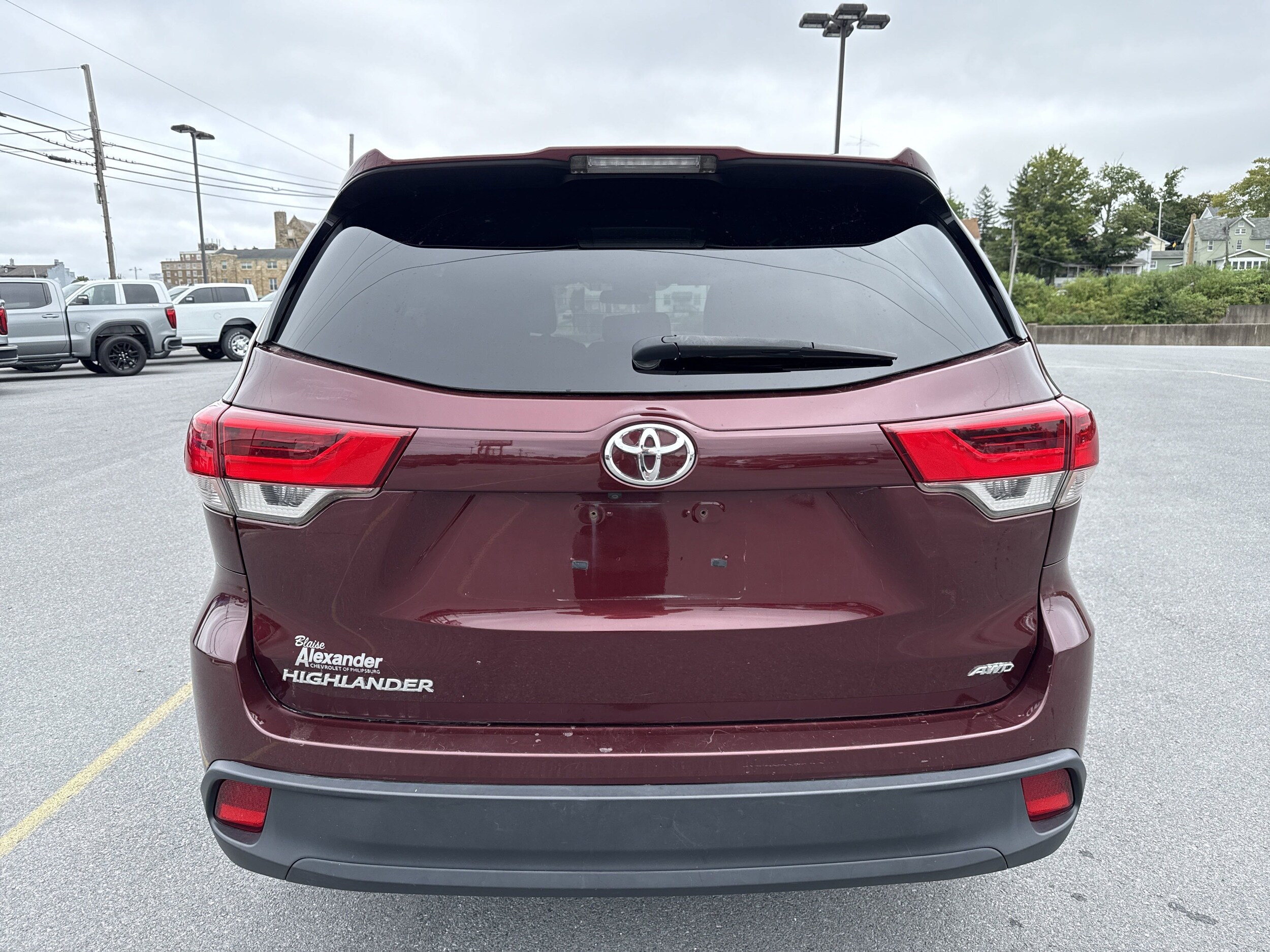 2017 Toyota Highlander LE photo 4