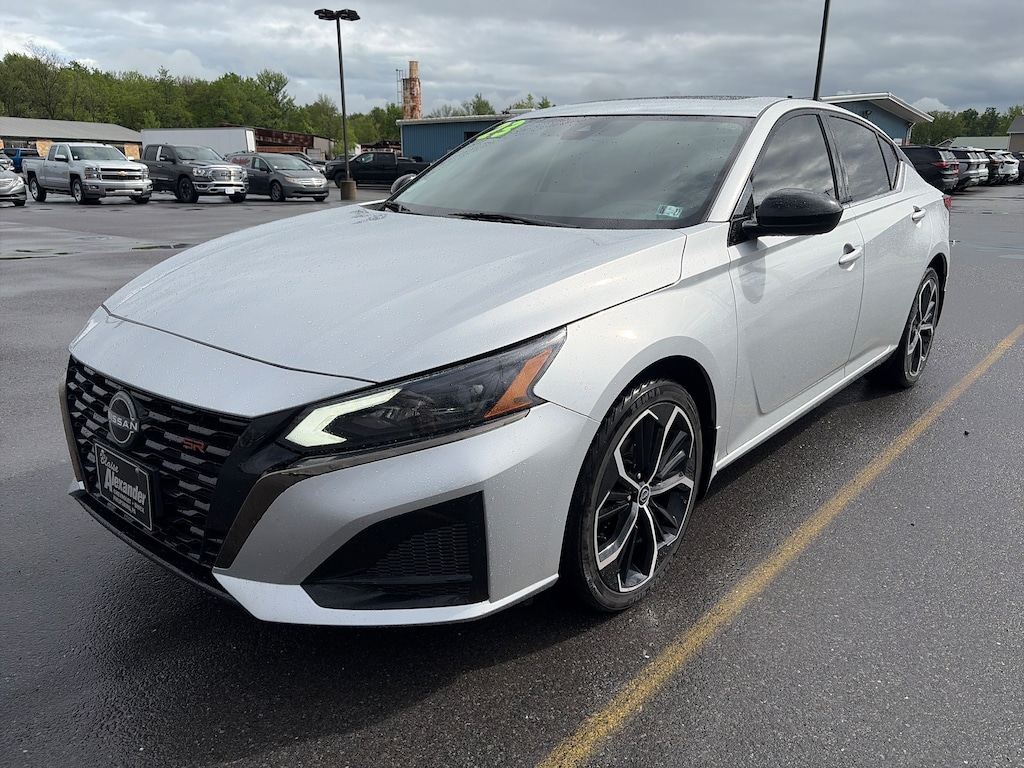 Used 2023 Nissan Altima 2.5 SR Sedan