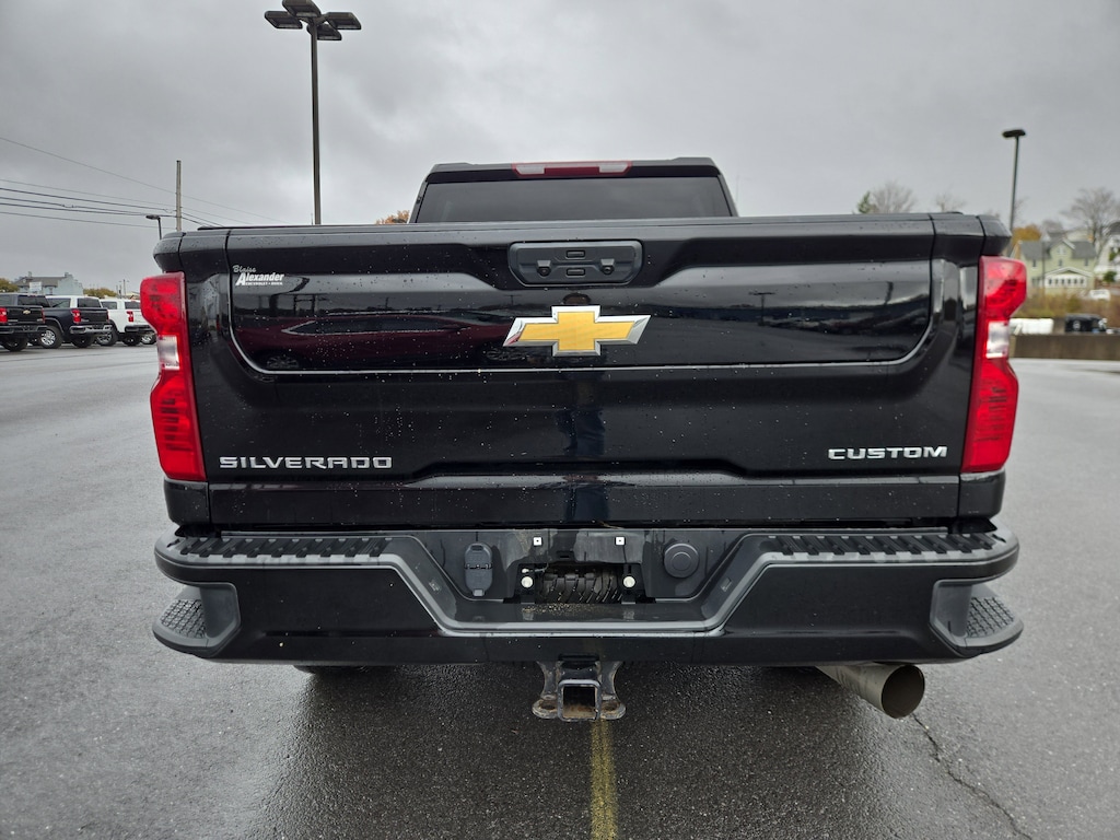 Used 2023 Chevrolet Silverado 2500HD Custom Truck Crew Cab