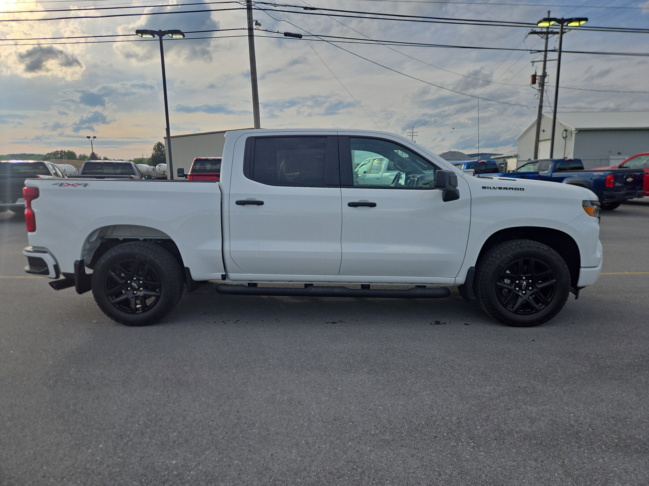 2025 Chevrolet Silverado 1500 Custom photo 2