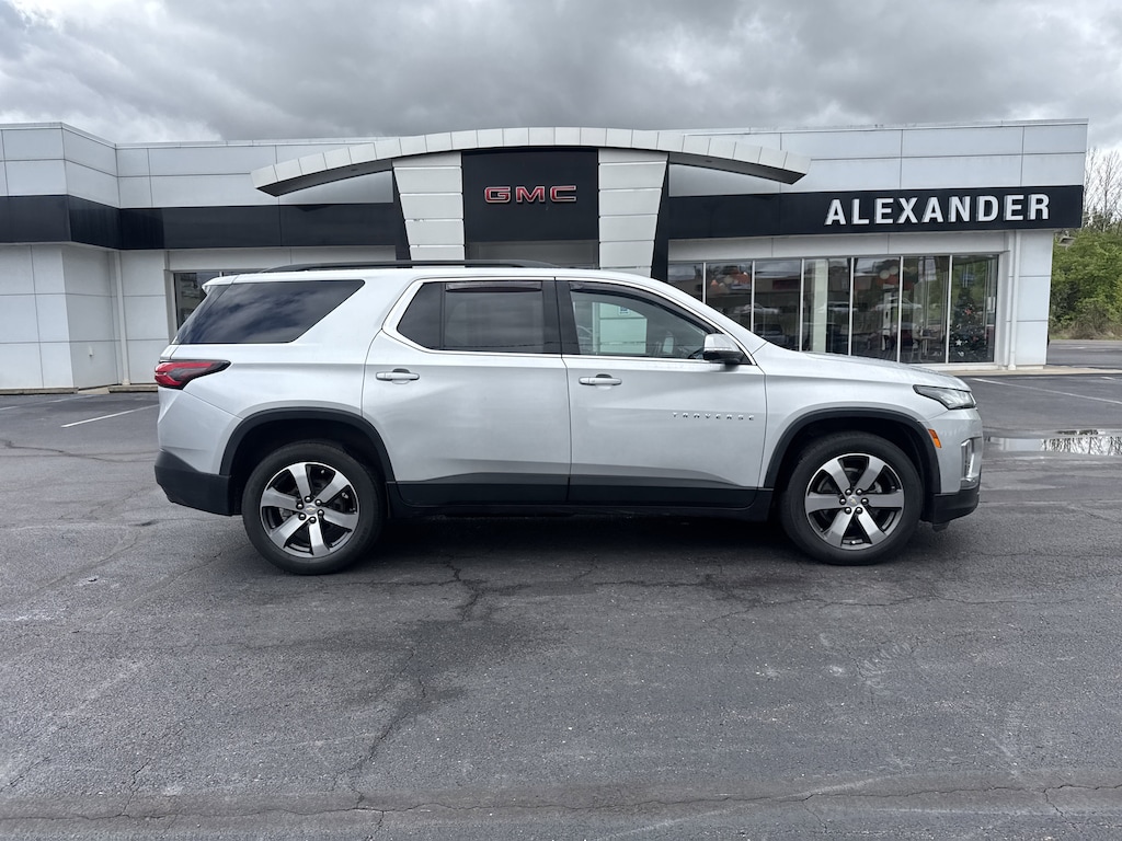 Used 2022 Chevrolet Traverse LT Leather SUV