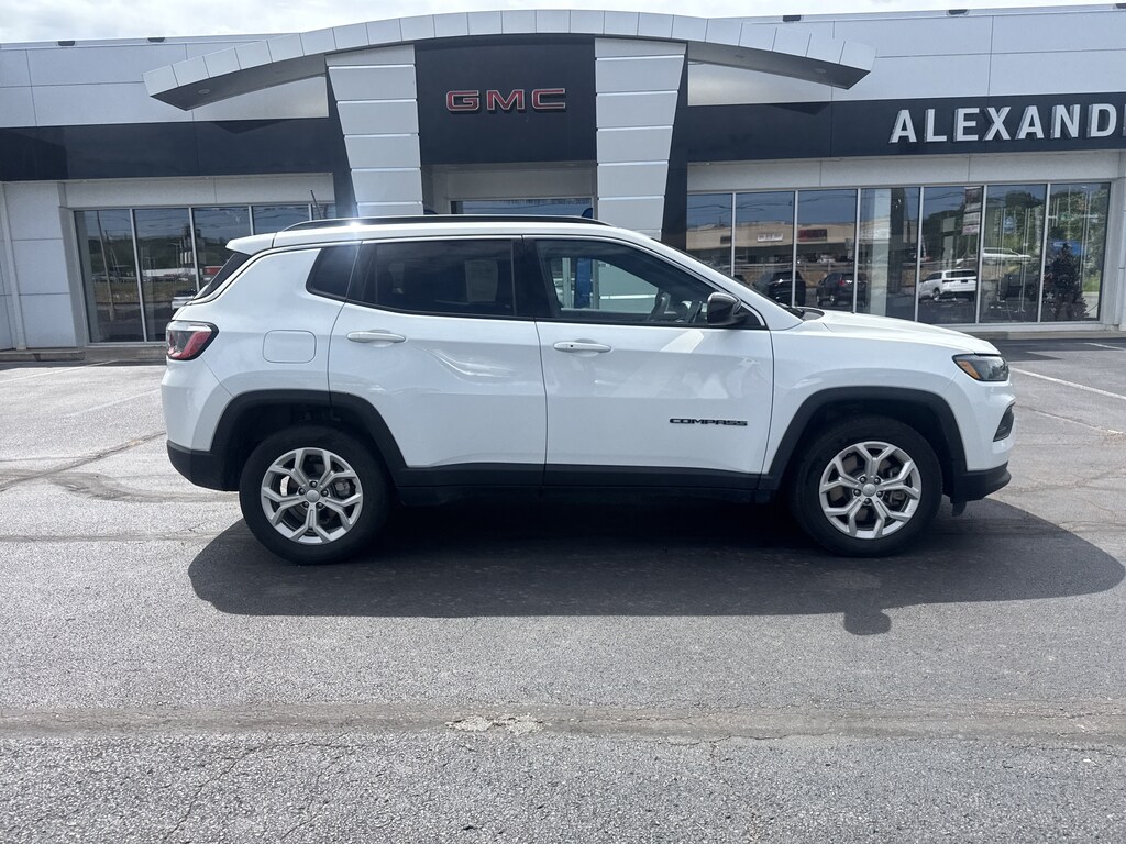 Used 2024 Jeep Compass Latitude SUV