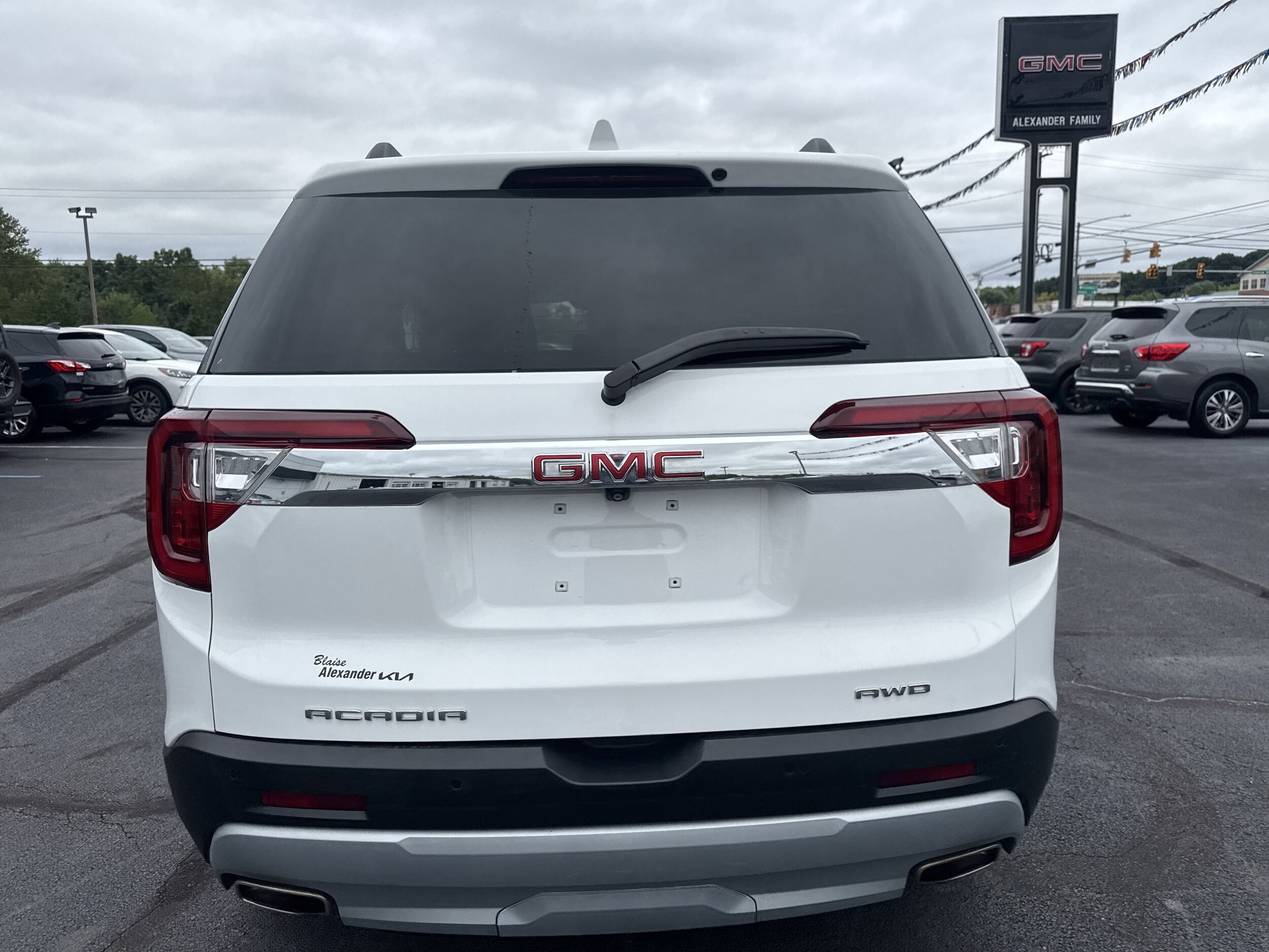 2023 Gmc Acadia SLE photo 4