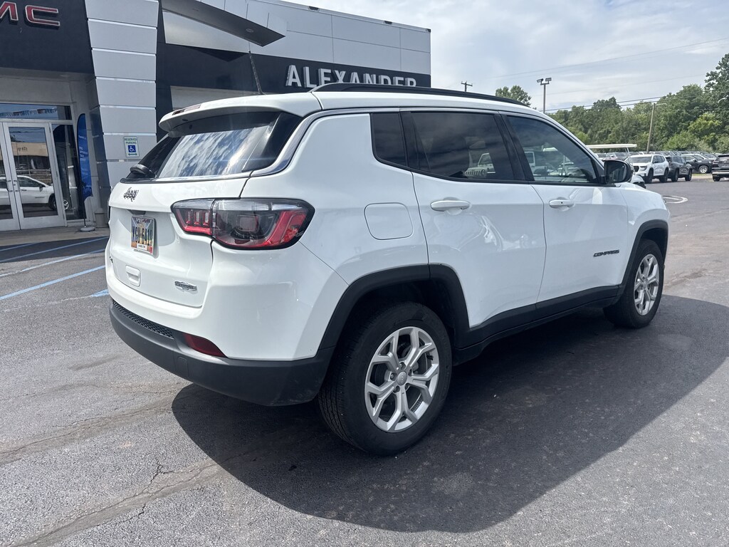 Used 2024 Jeep Compass Latitude SUV