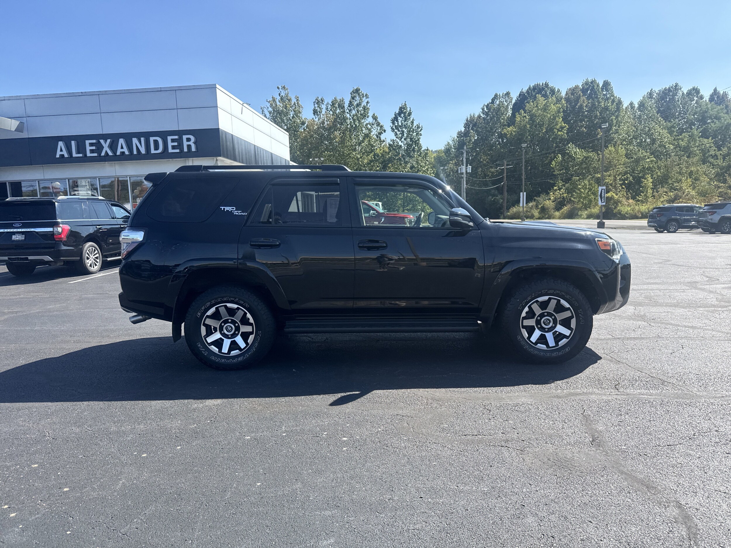 2019 Toyota 4Runner TRD Premium photo 2