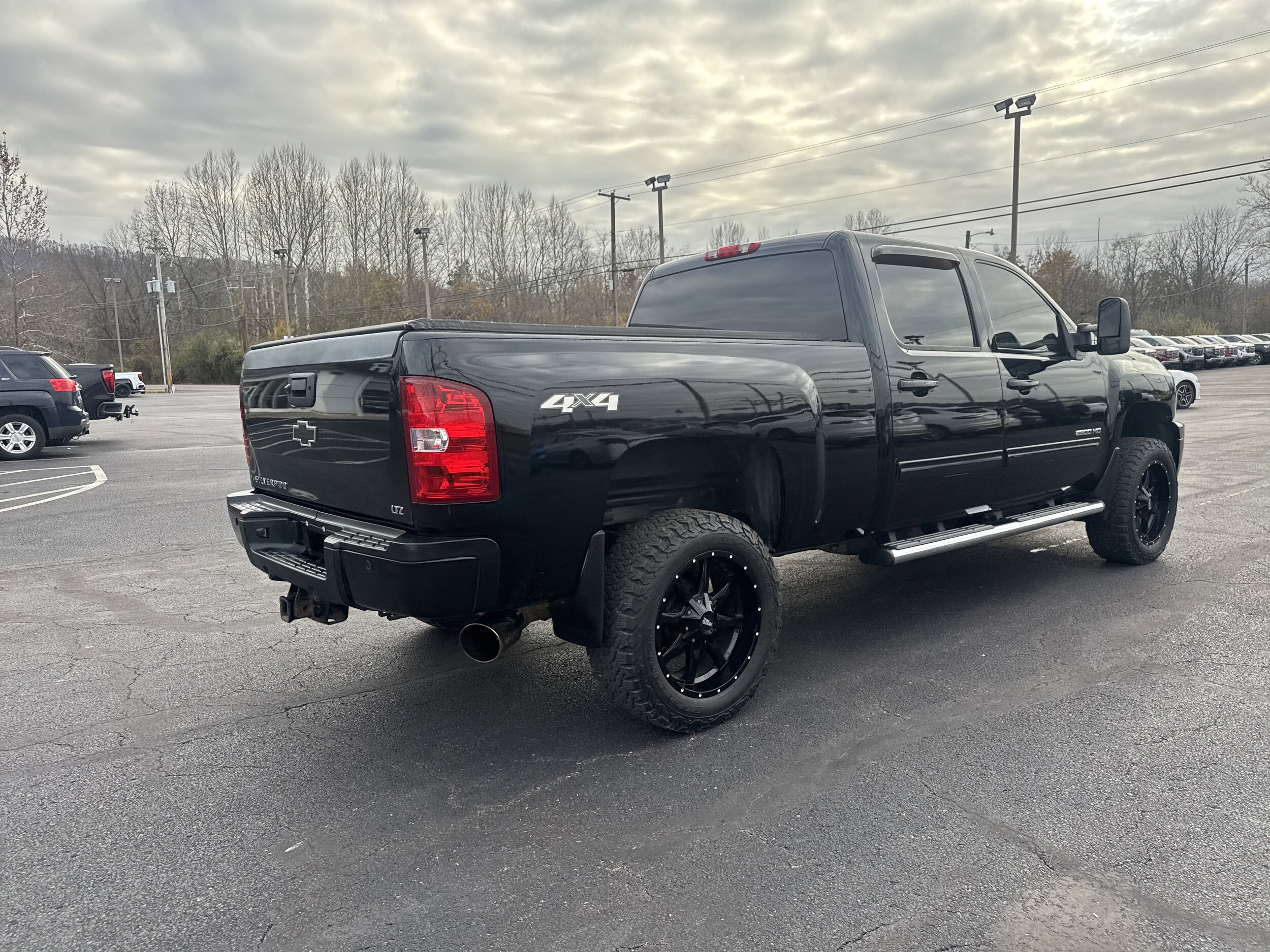 2011 Chevrolet Silverado 2500HD LTZ photo 3