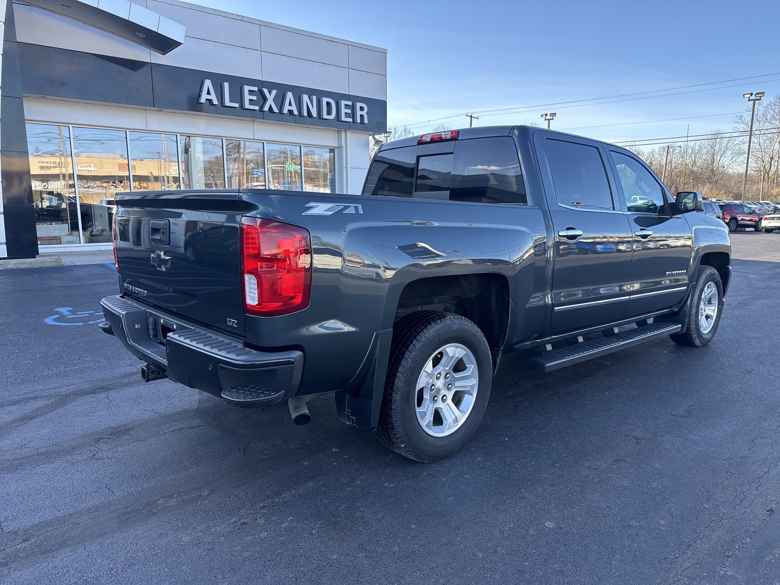 2017 Chevrolet Silverado 1500 LTZ photo 3