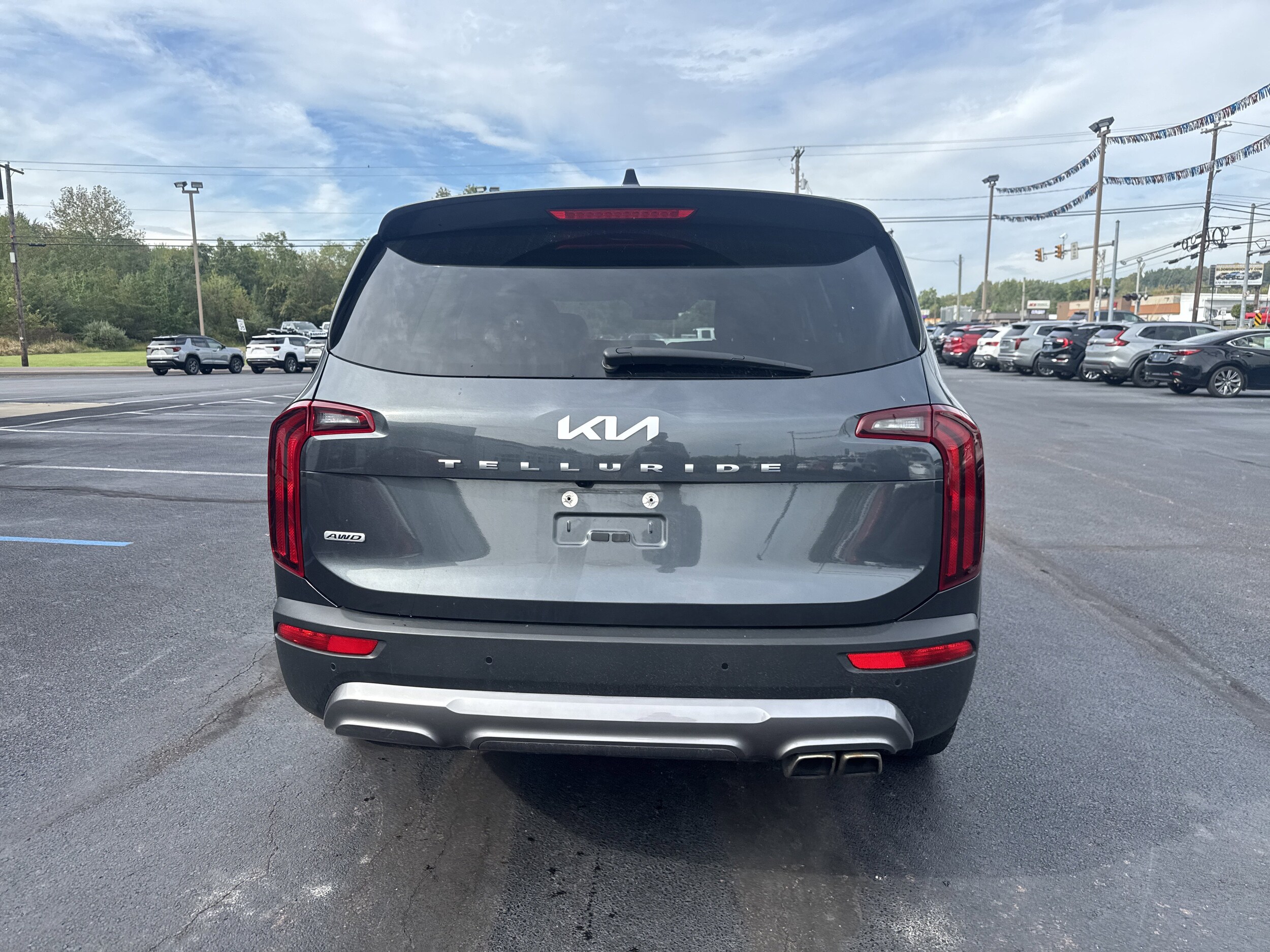 2022 Kia Telluride S photo 3