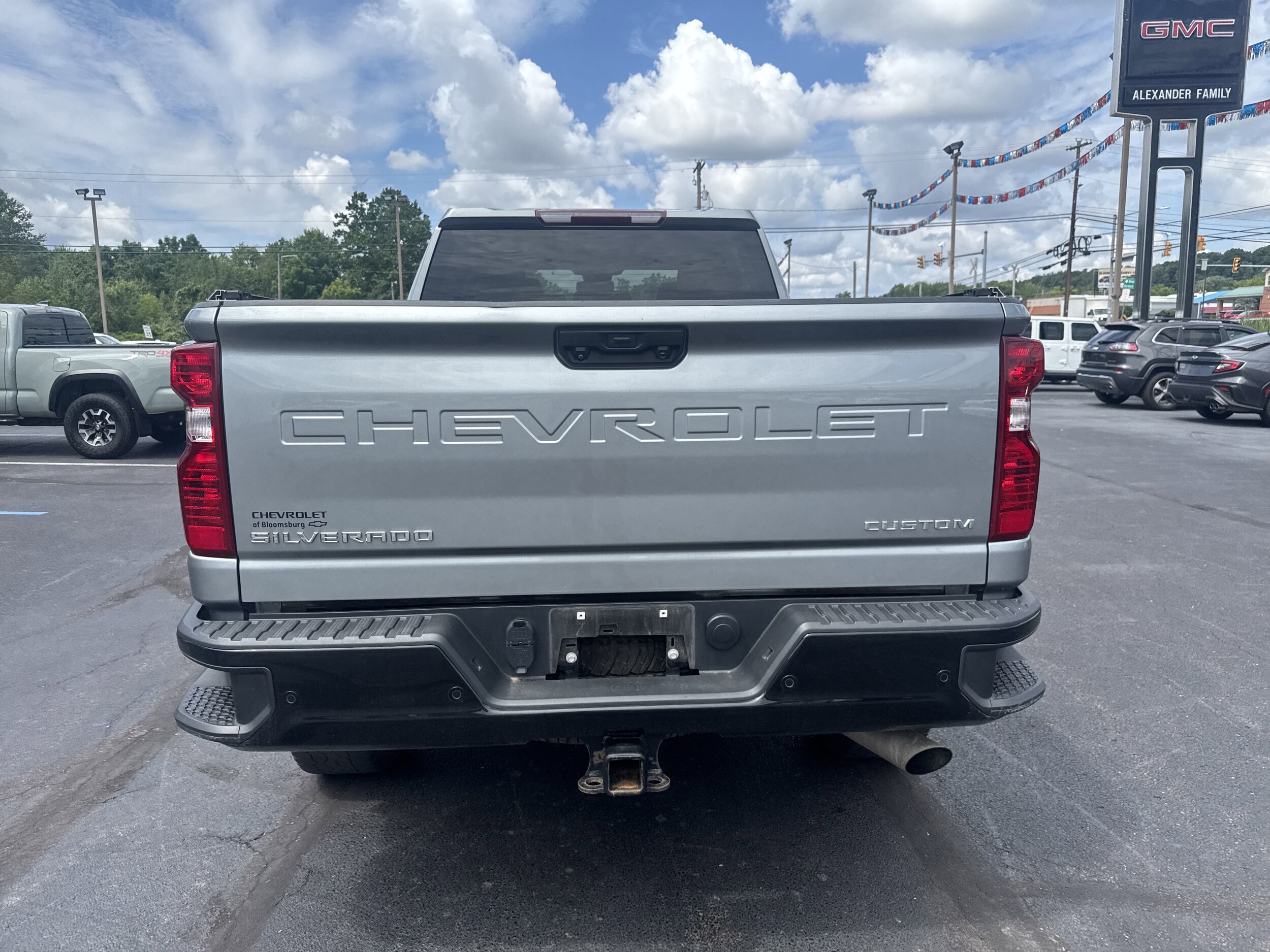 2024 Chevrolet Silverado 2500HD Custom photo 4