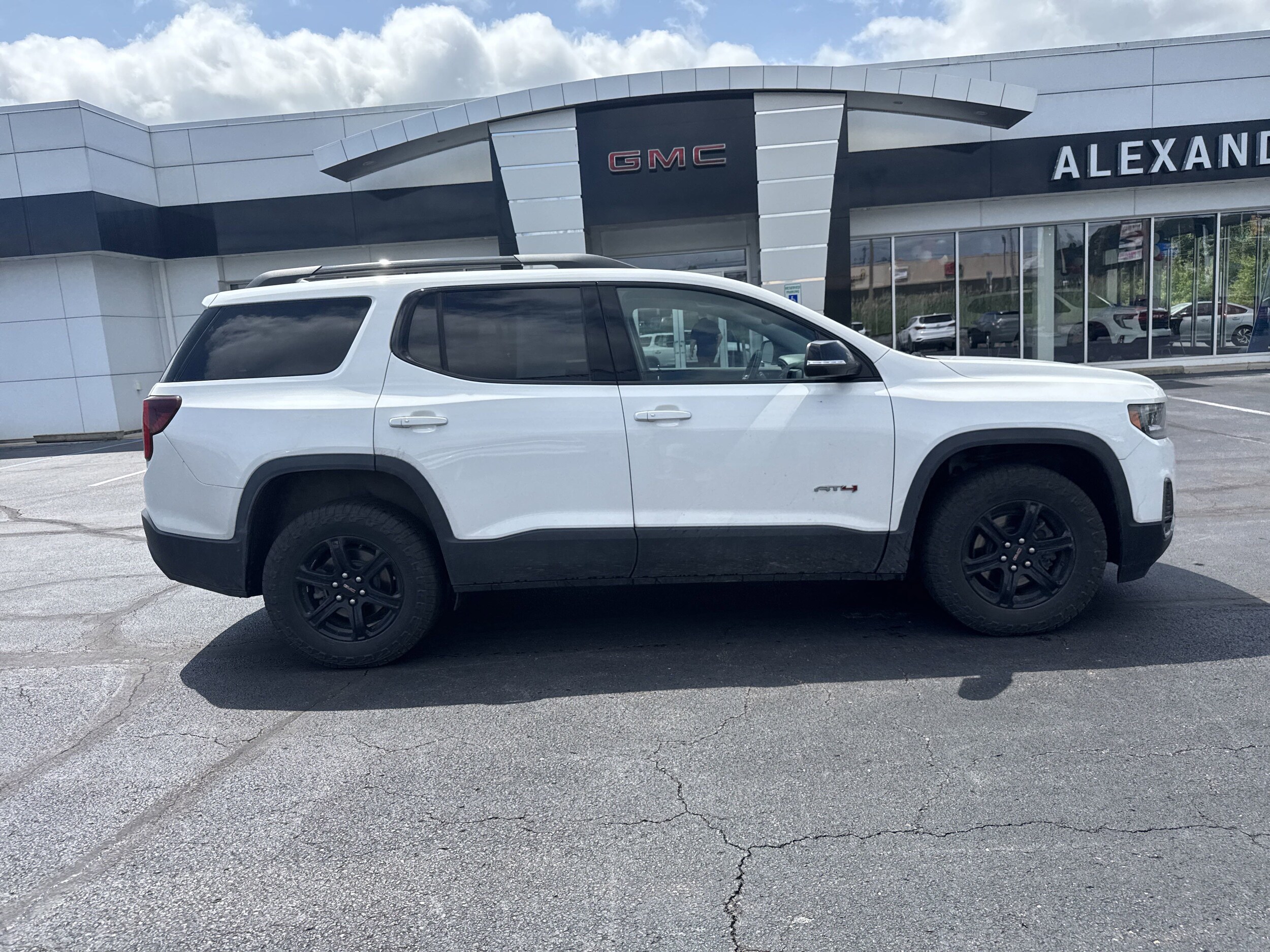 2023 Gmc Acadia AT4 photo 2