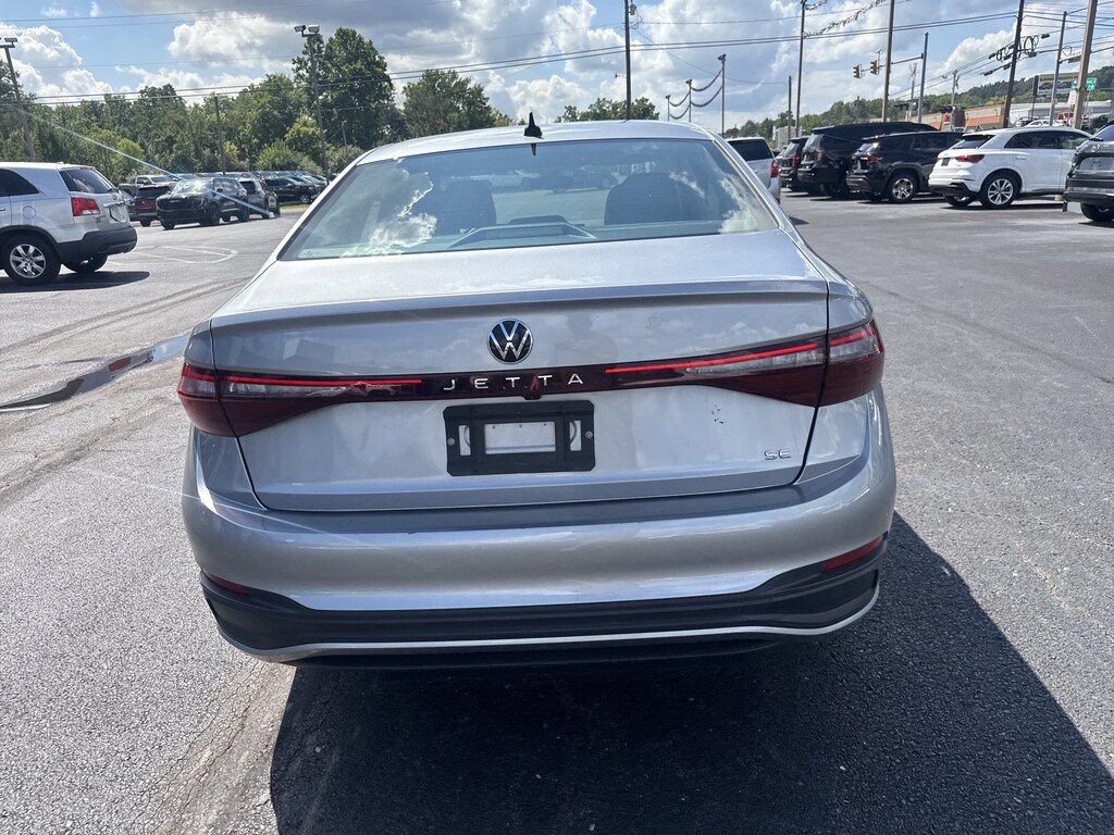 Used 2025 Volkswagen Jetta 1.5T SE Sedan
