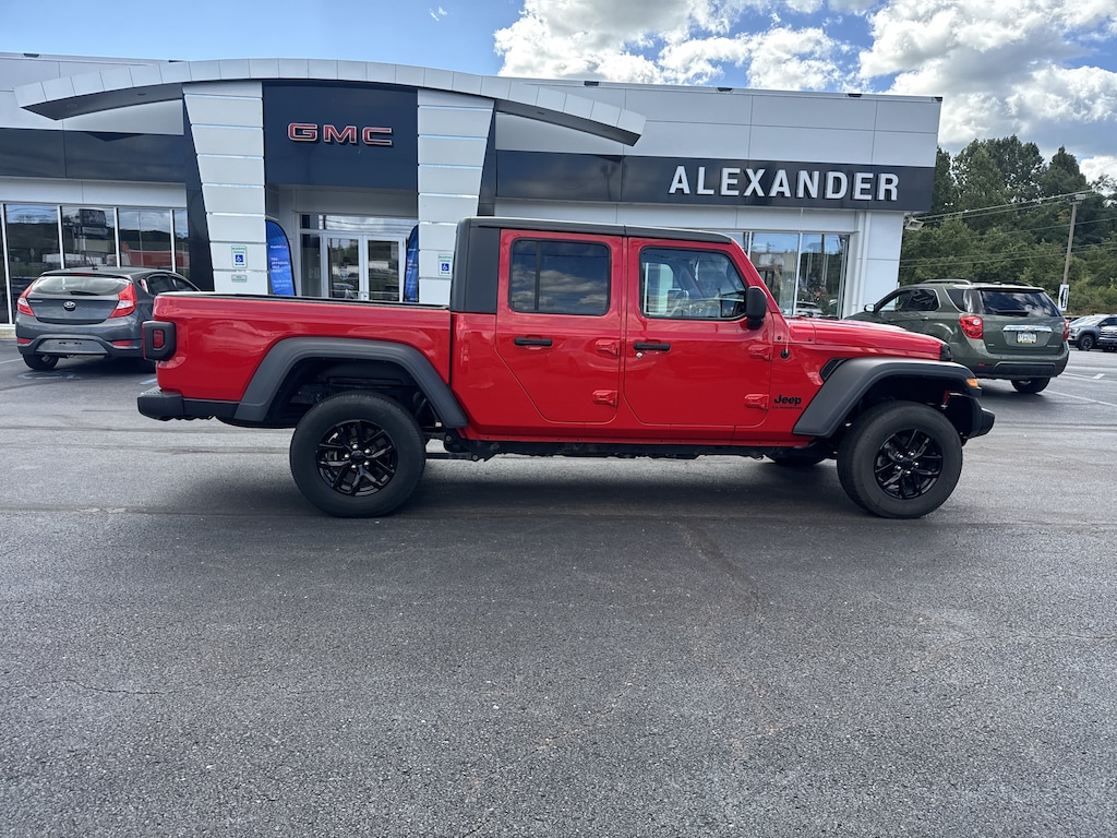 Used 2020 Jeep Gladiator Sport Truck Crew Cab
