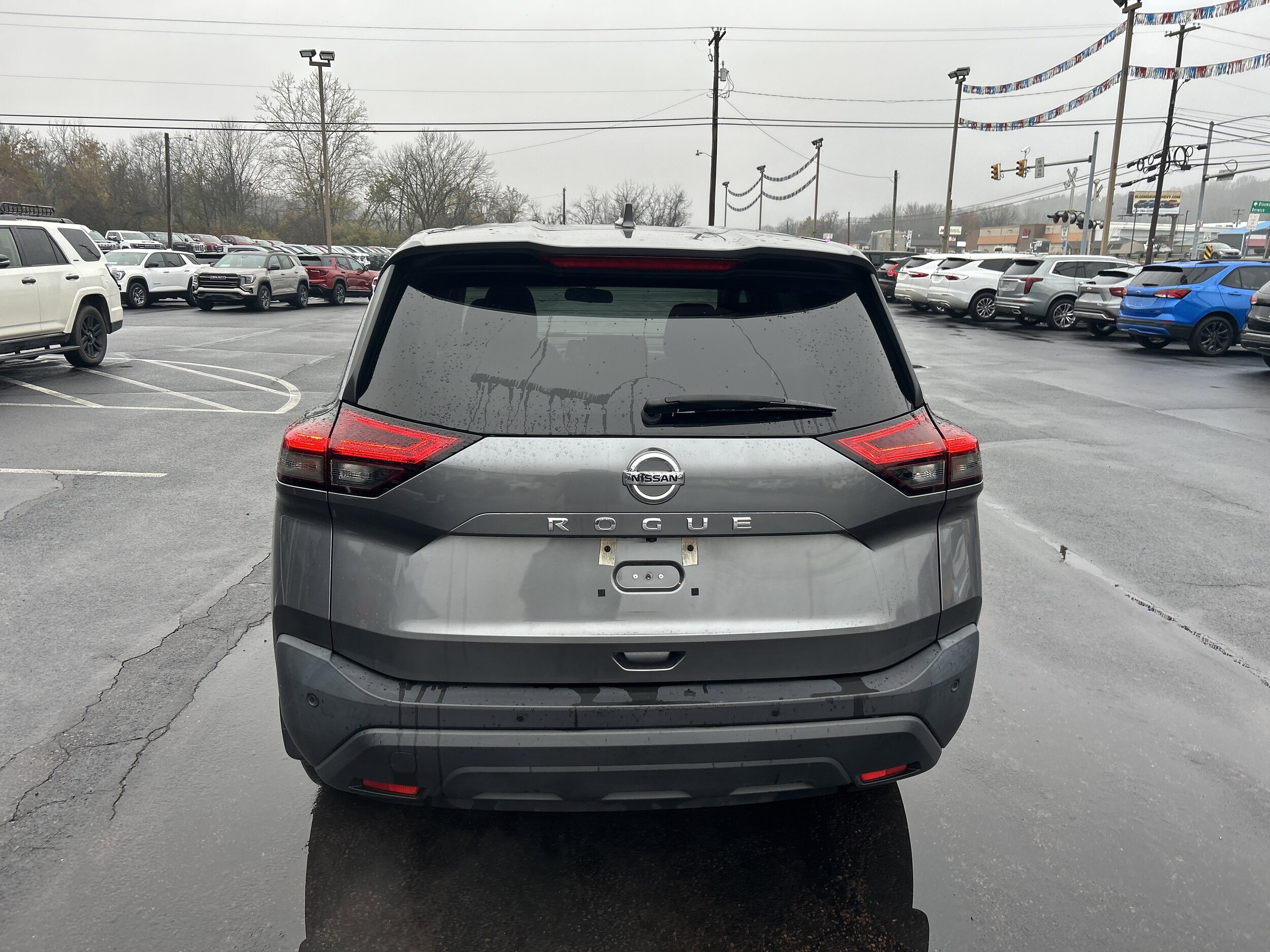2021 Nissan Rogue S photo 2