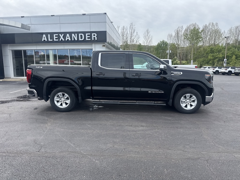 Used 2022 GMC Sierra 1500 SLE Truck Crew Cab