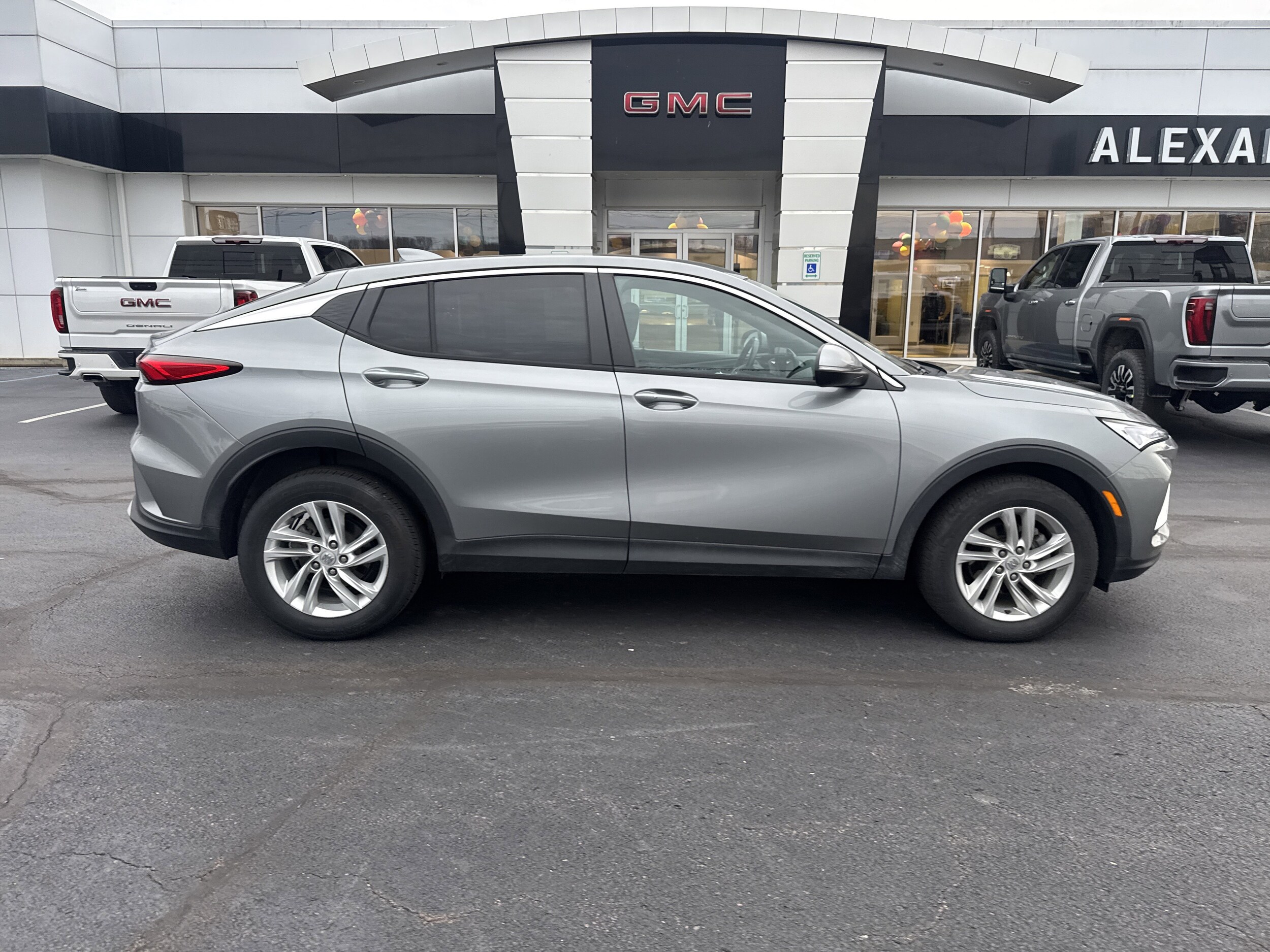 2024 Buick Envista Preferred photo 2