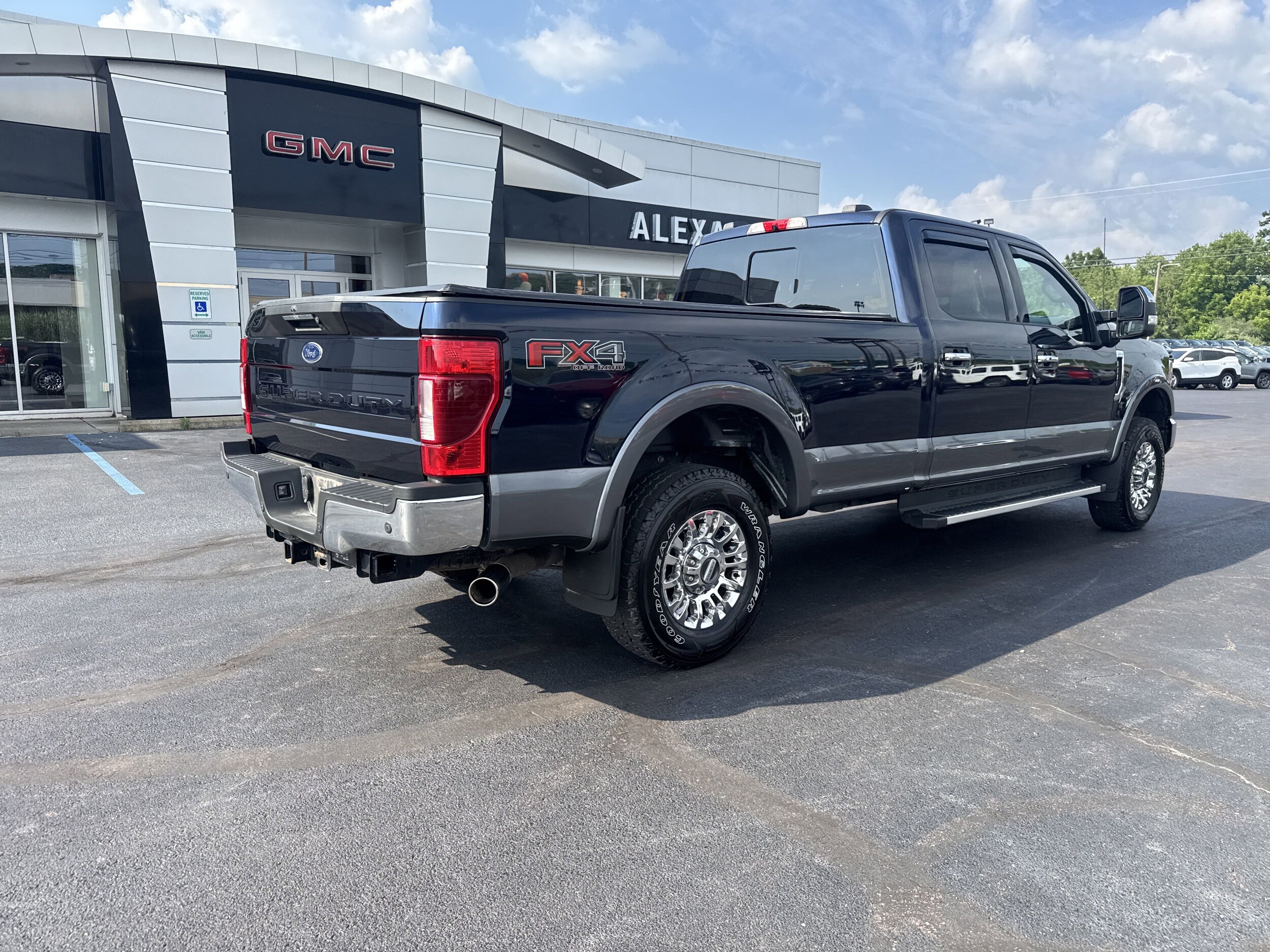 2022 Ford F-250 Lariat photo 3