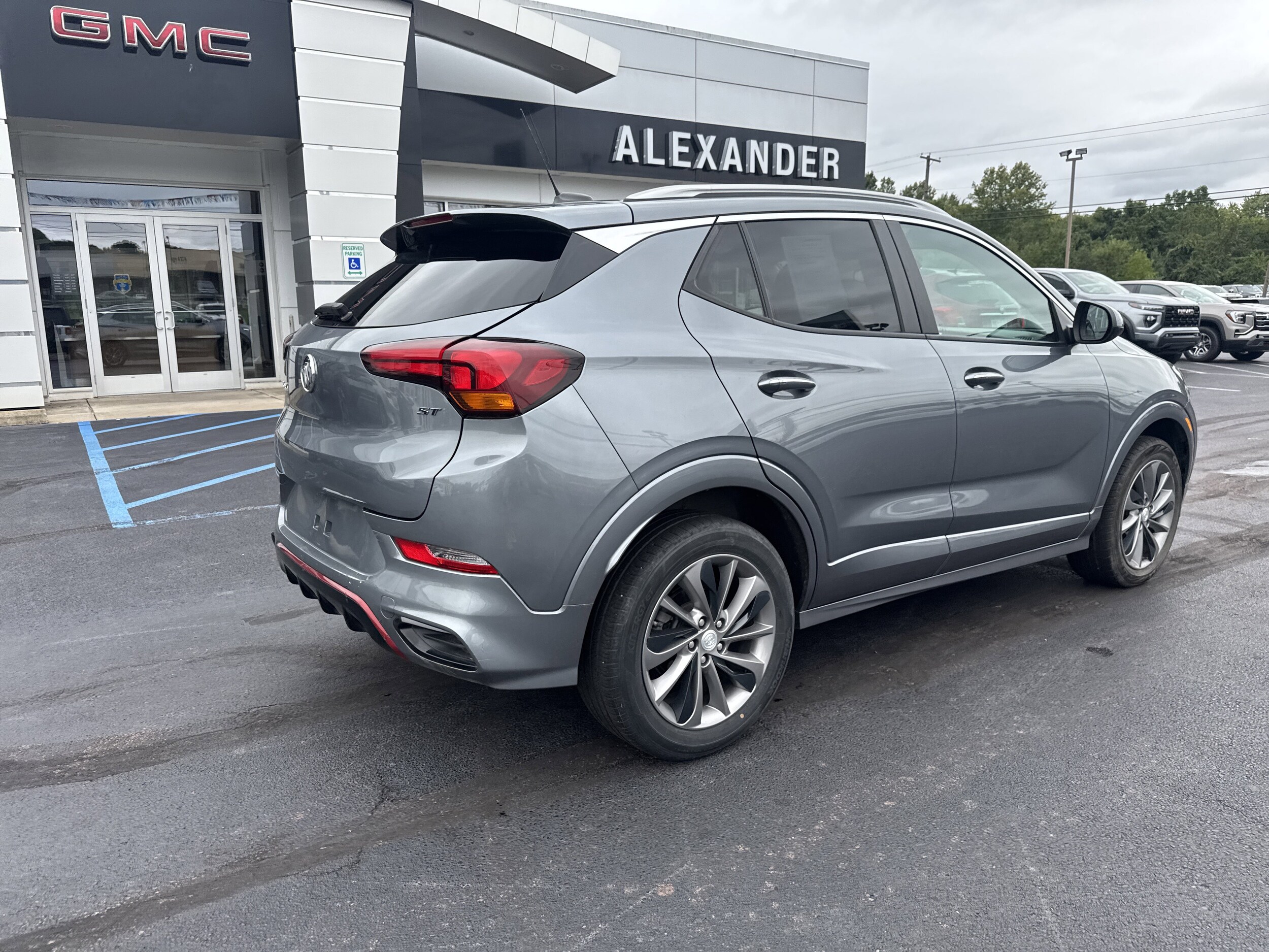 2022 Buick Encore GX Select photo 2