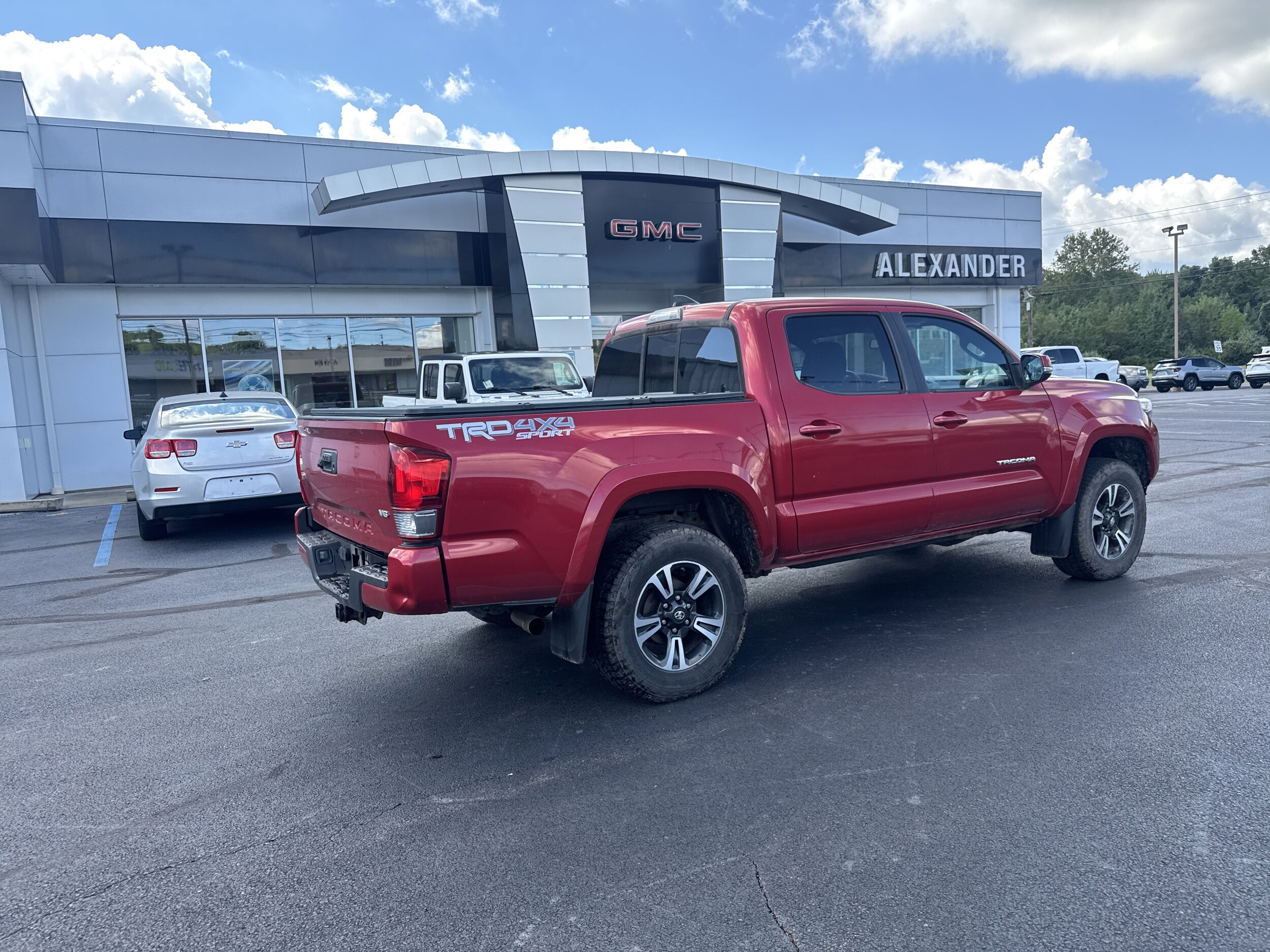 2016 Toyota Tacoma SR photo 3