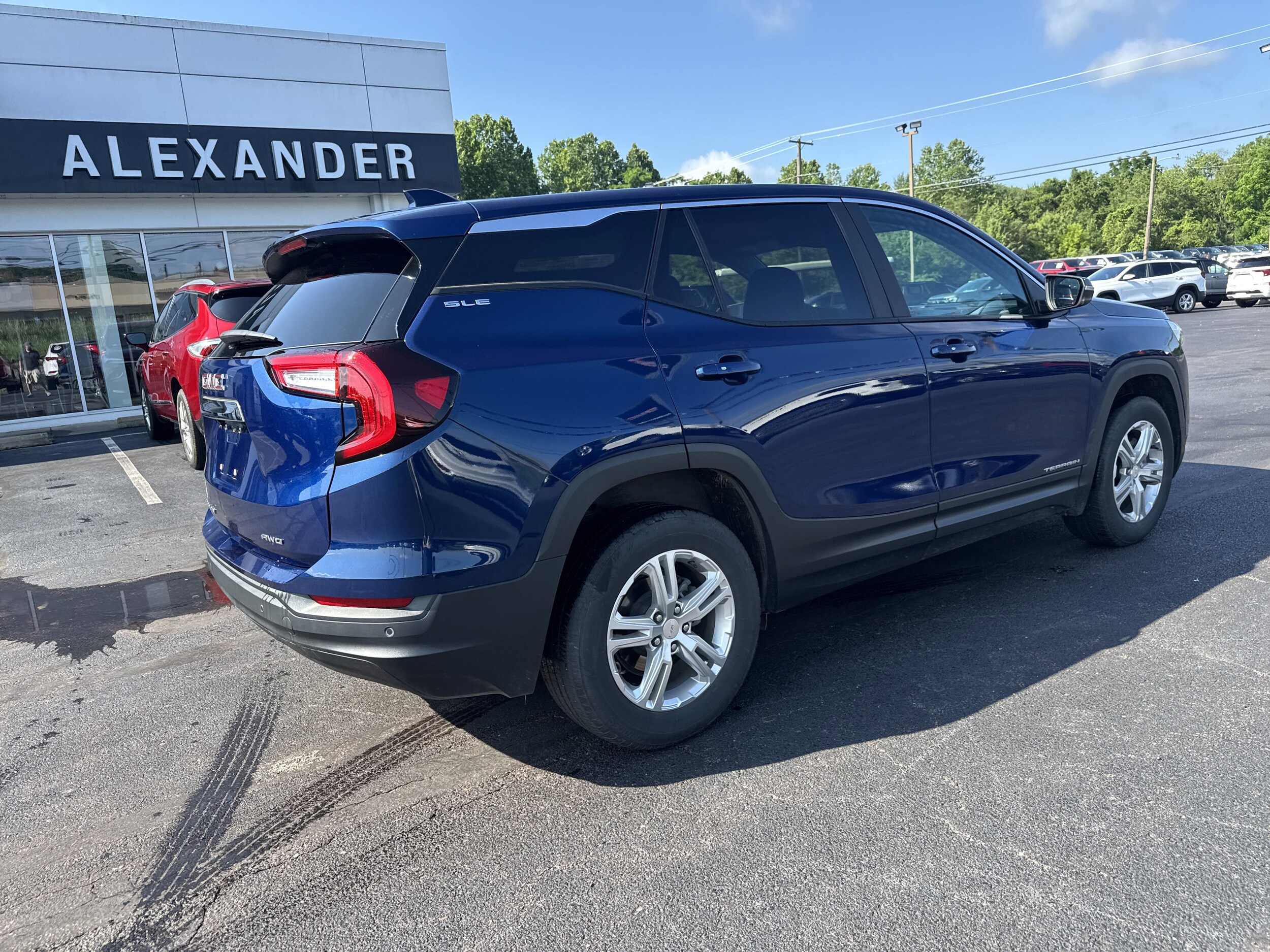 2022 Gmc Terrain SLE photo 2