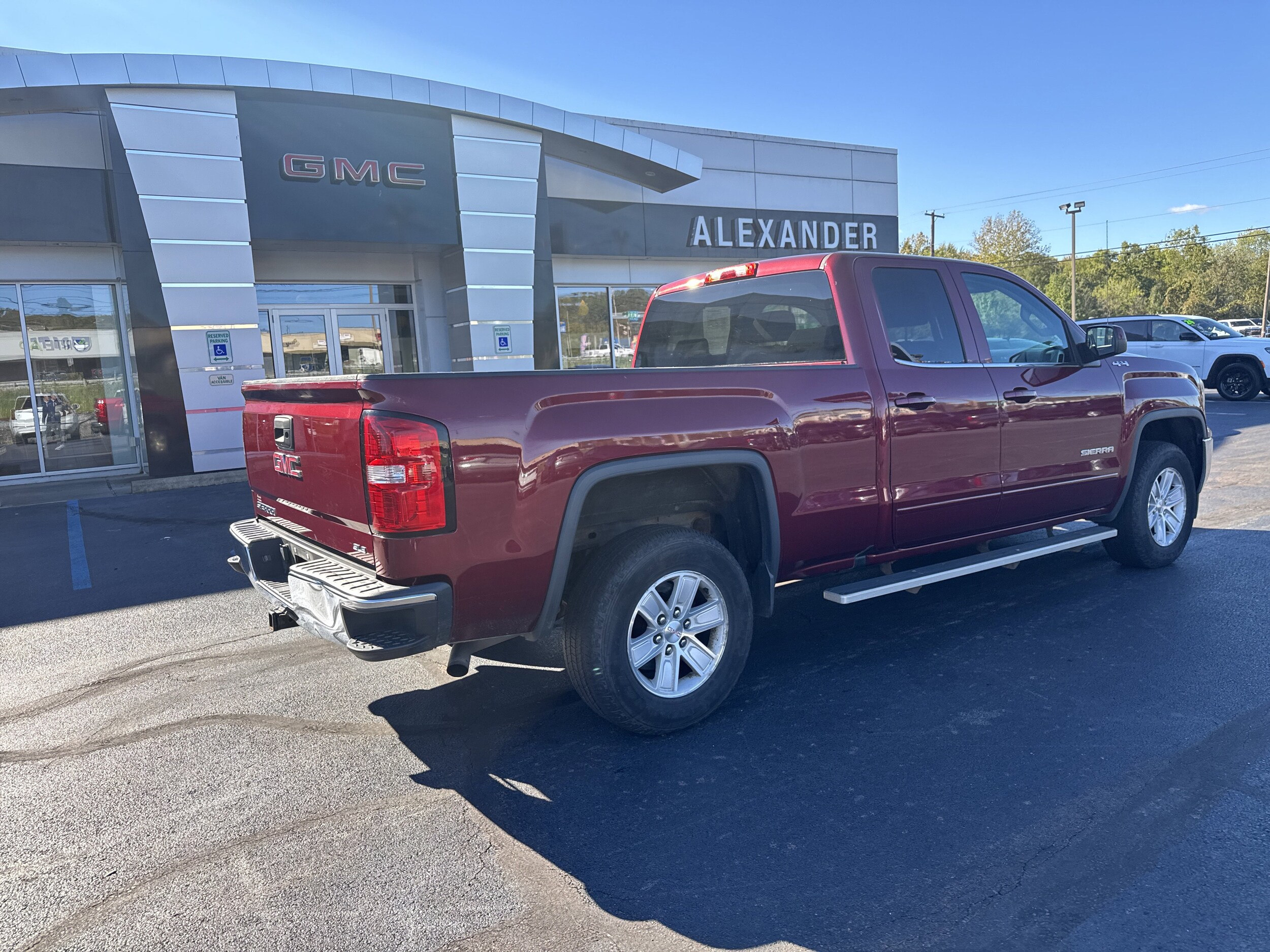 2016 Gmc Sierra 1500 SLE photo 2