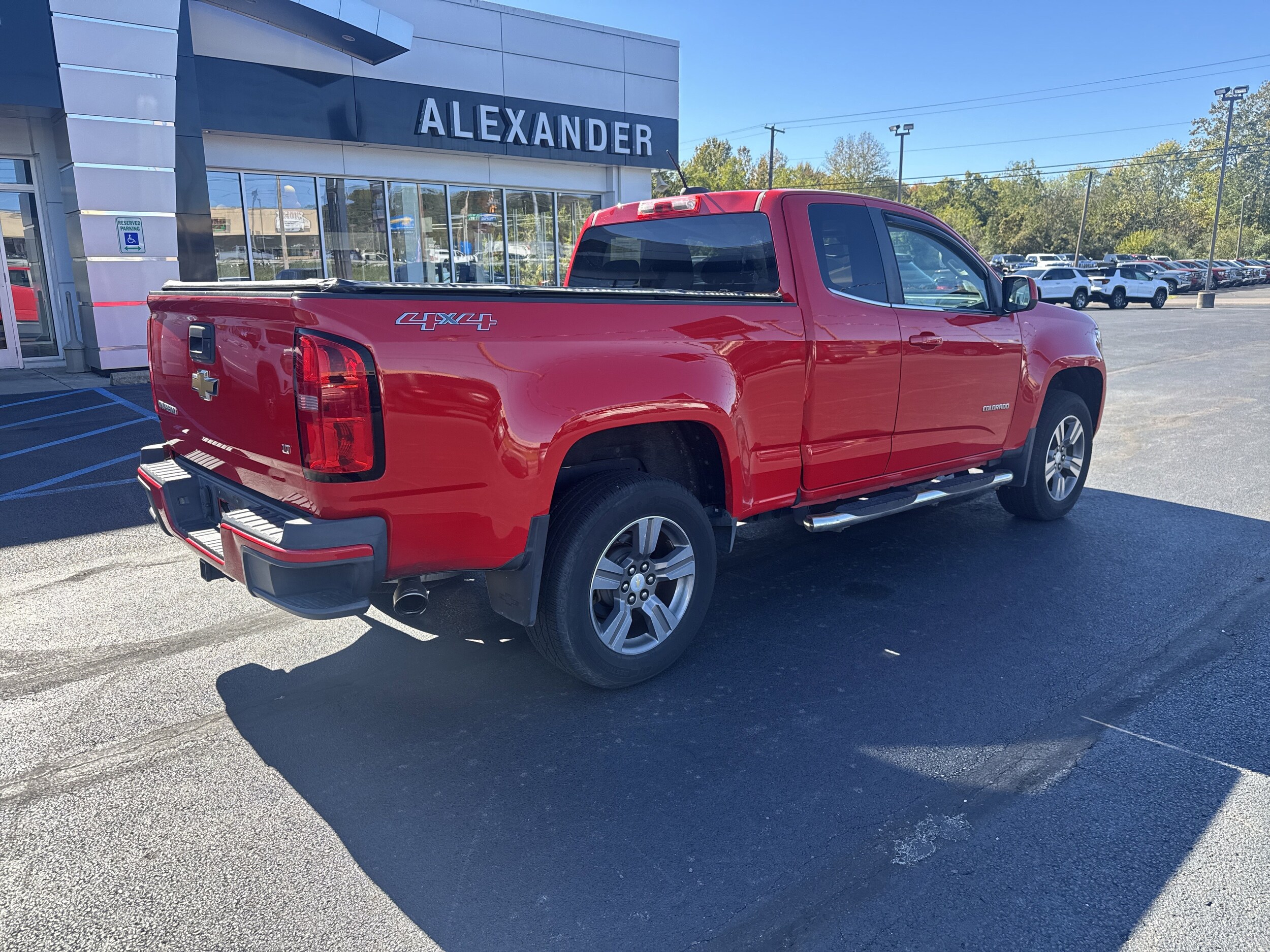 2015 Chevrolet Colorado LT photo 2