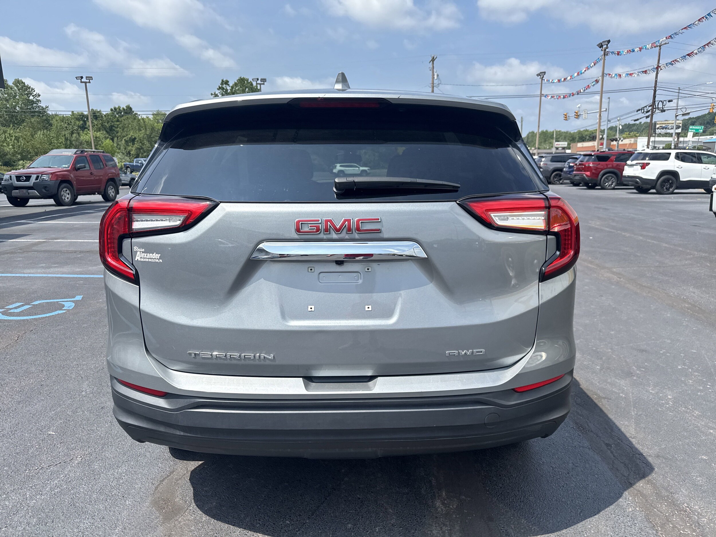 2024 Gmc Terrain SLE photo 4