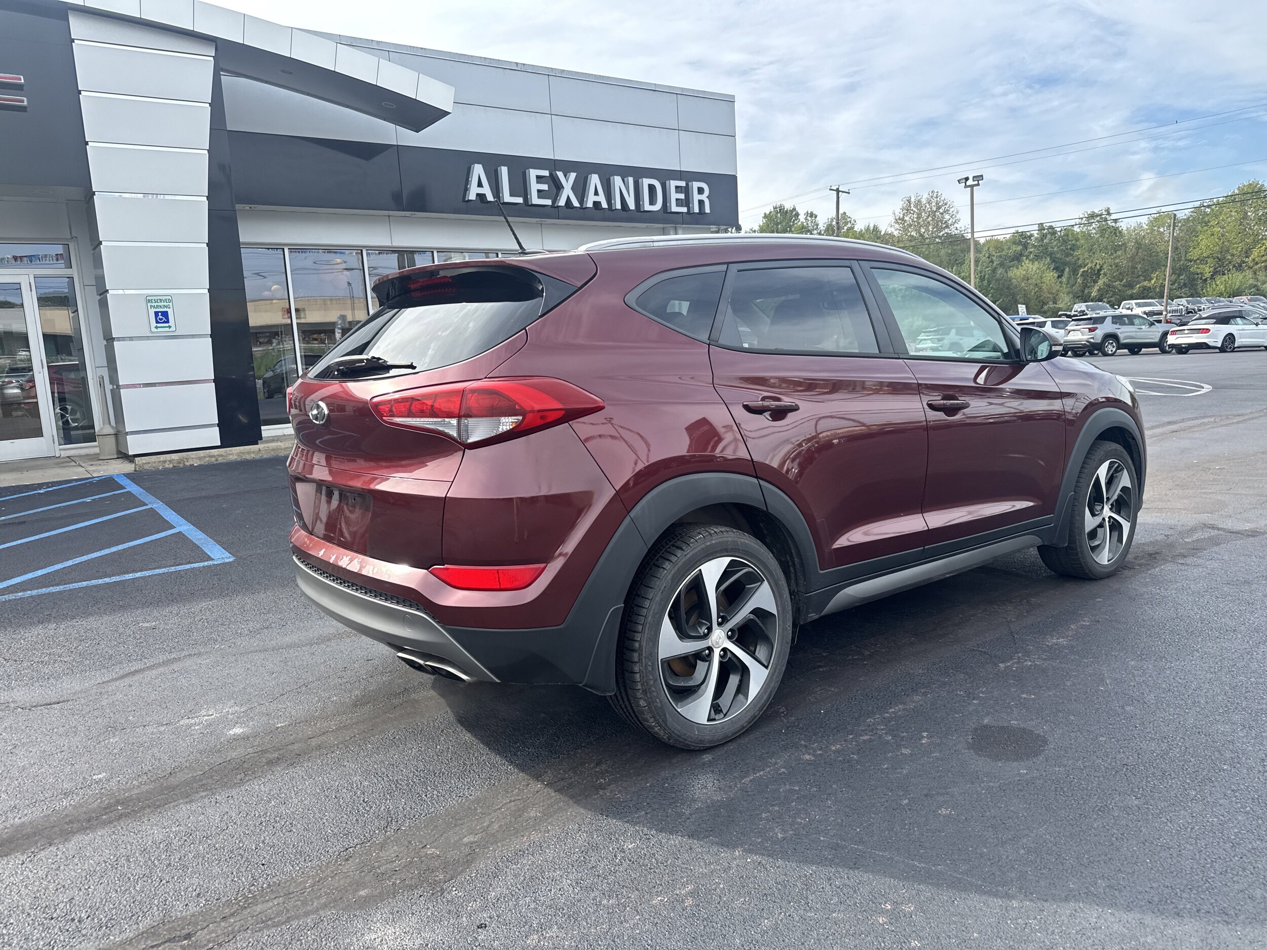 2016 Hyundai Tucson Sport photo 2