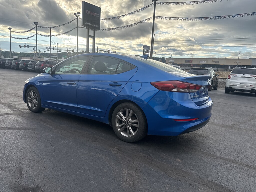 Used 2017 Hyundai Elantra SE Sedan