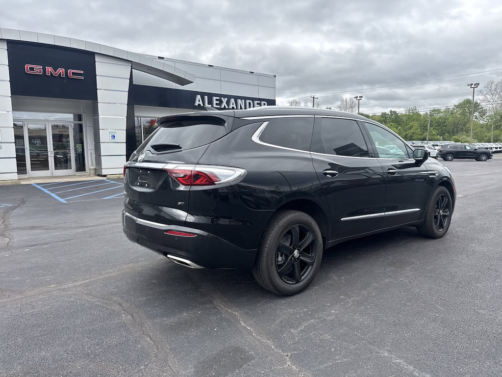 Used 2024 Buick Enclave Essence SUV