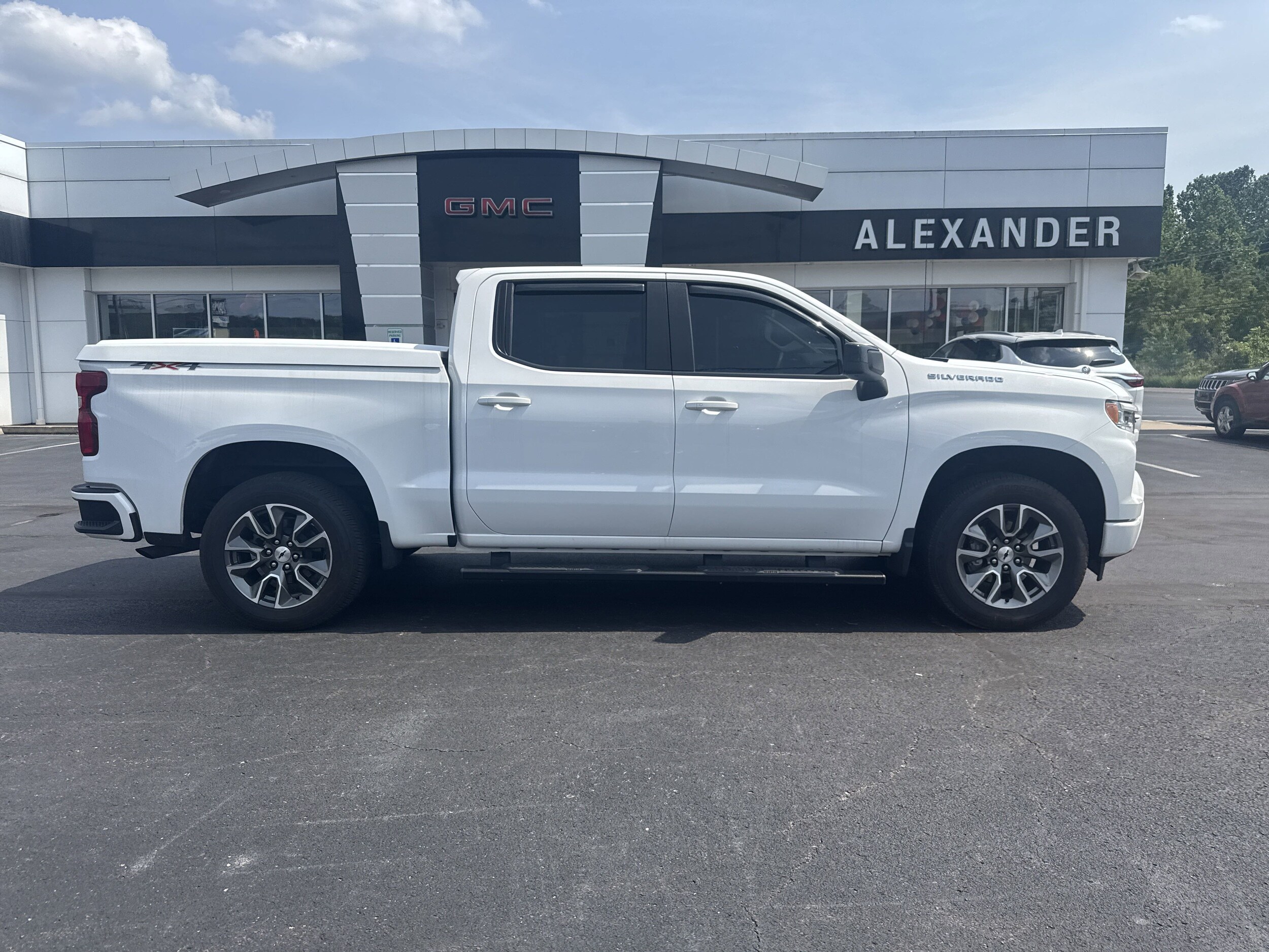 2024 Chevrolet Silverado 1500 RST photo 2