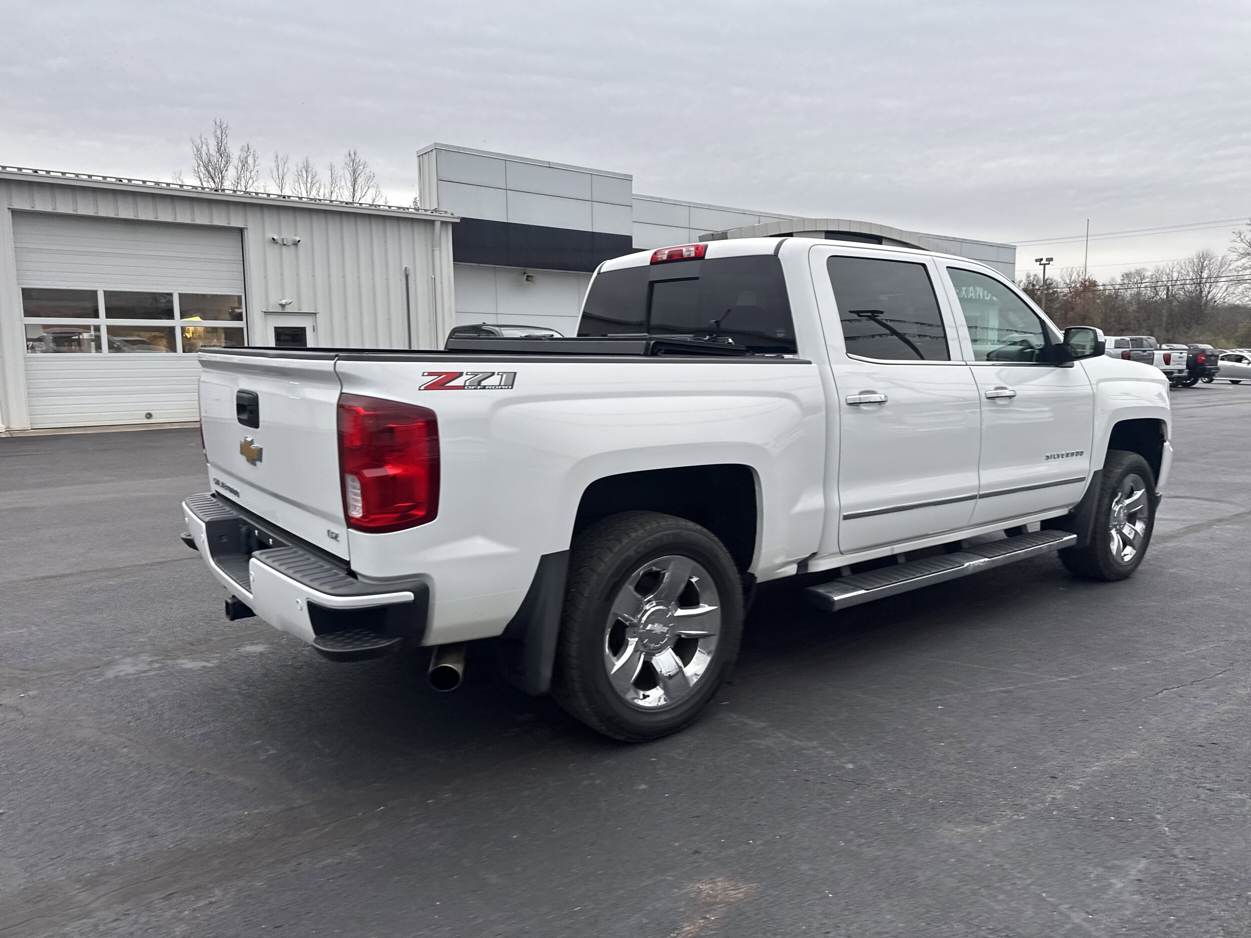 2018 Chevrolet Silverado 1500 LTZ photo 3