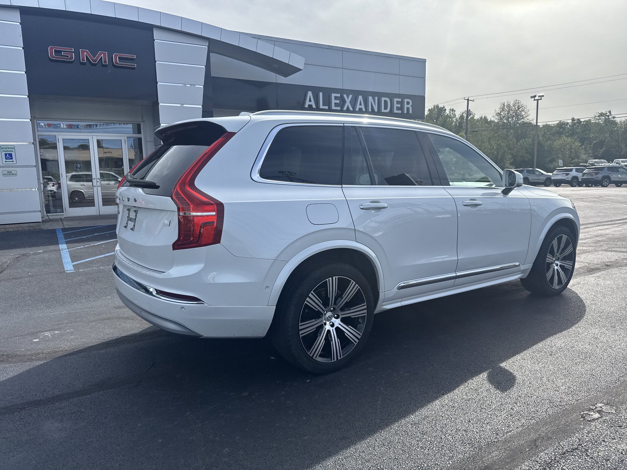 2022 Volvo XC90 Recharge T8 Inscription photo 2