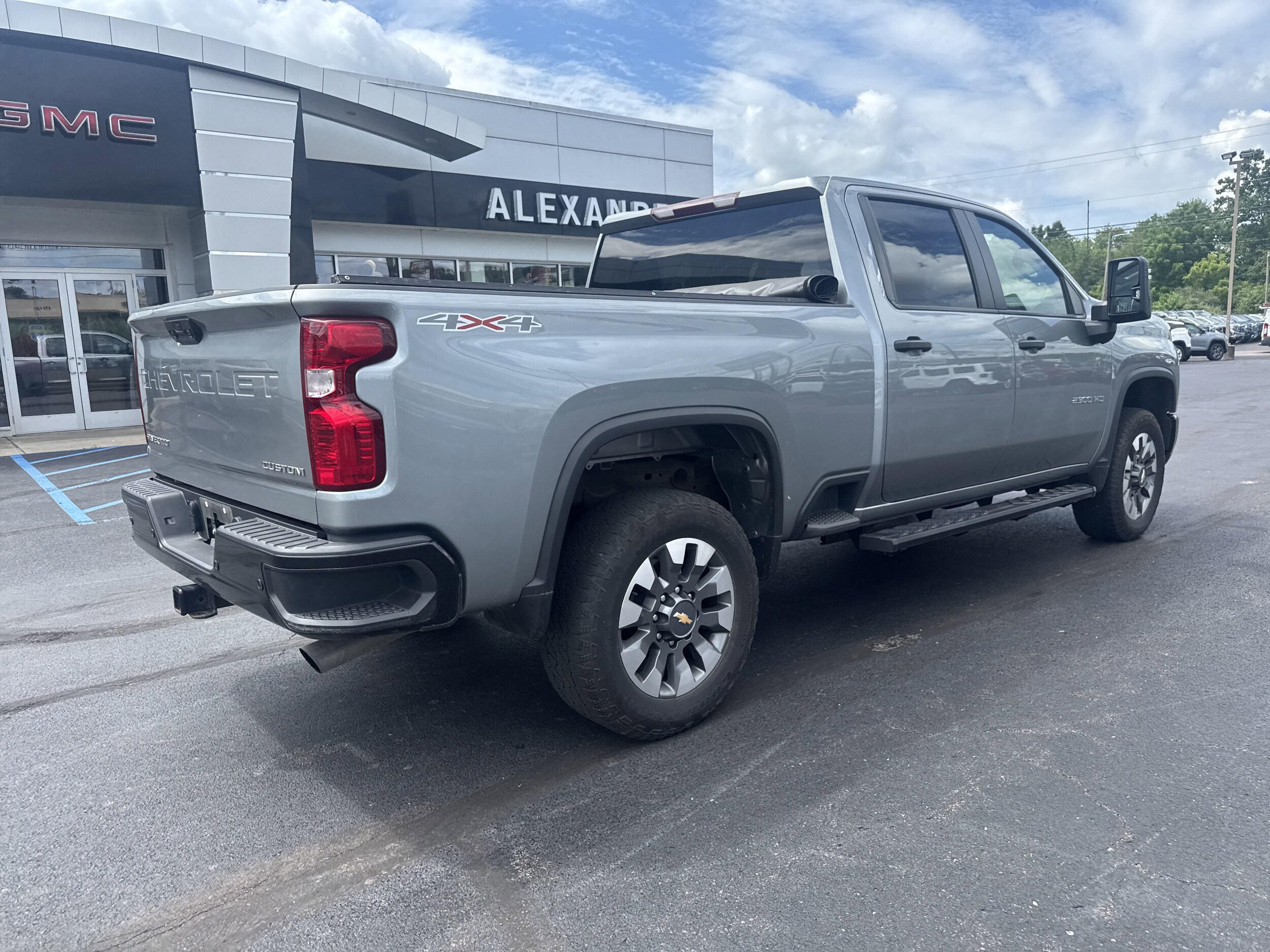 2024 Chevrolet Silverado 2500HD Custom photo 3