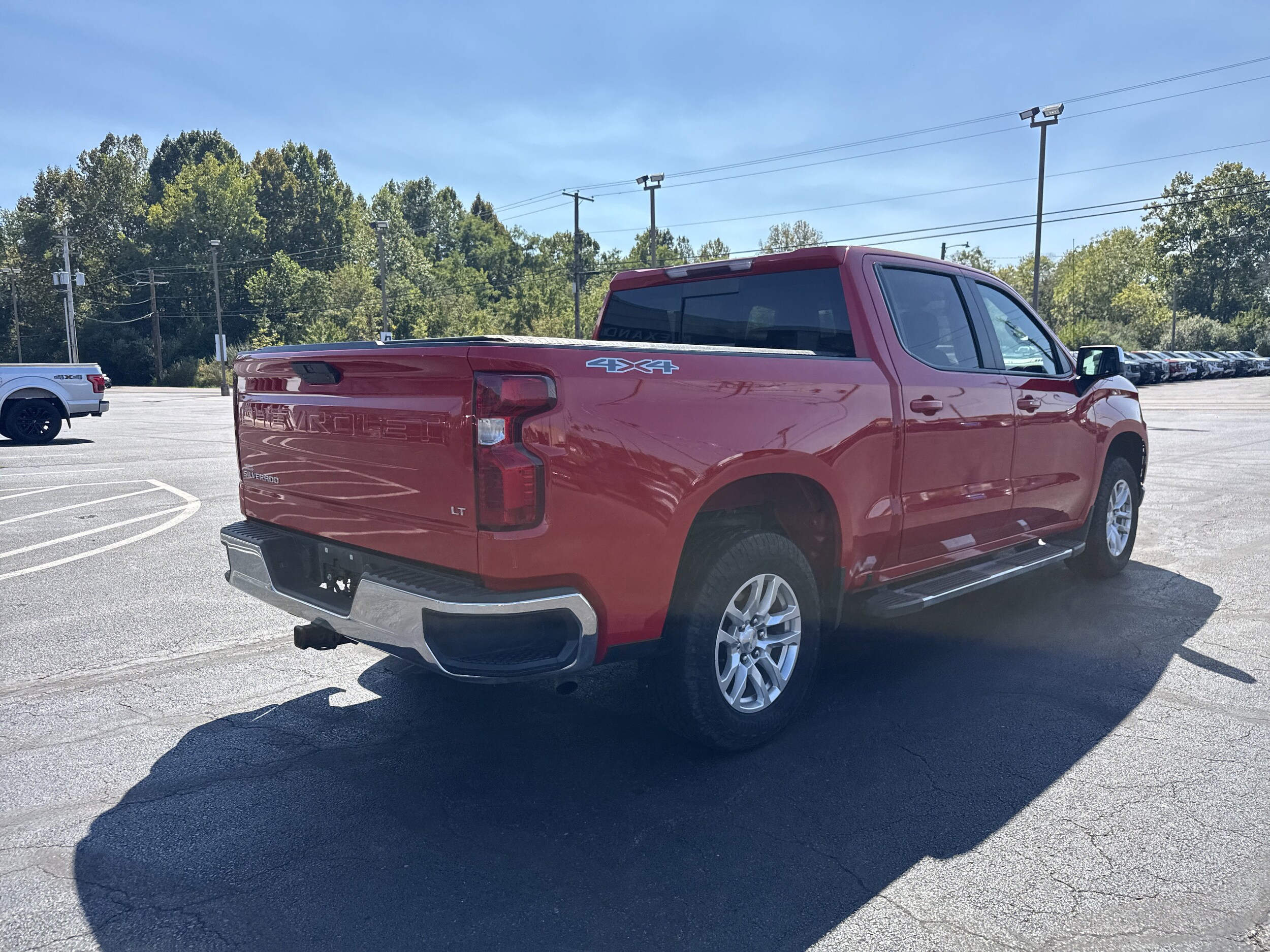 2022 Chevrolet Silverado 1500 LT photo 3
