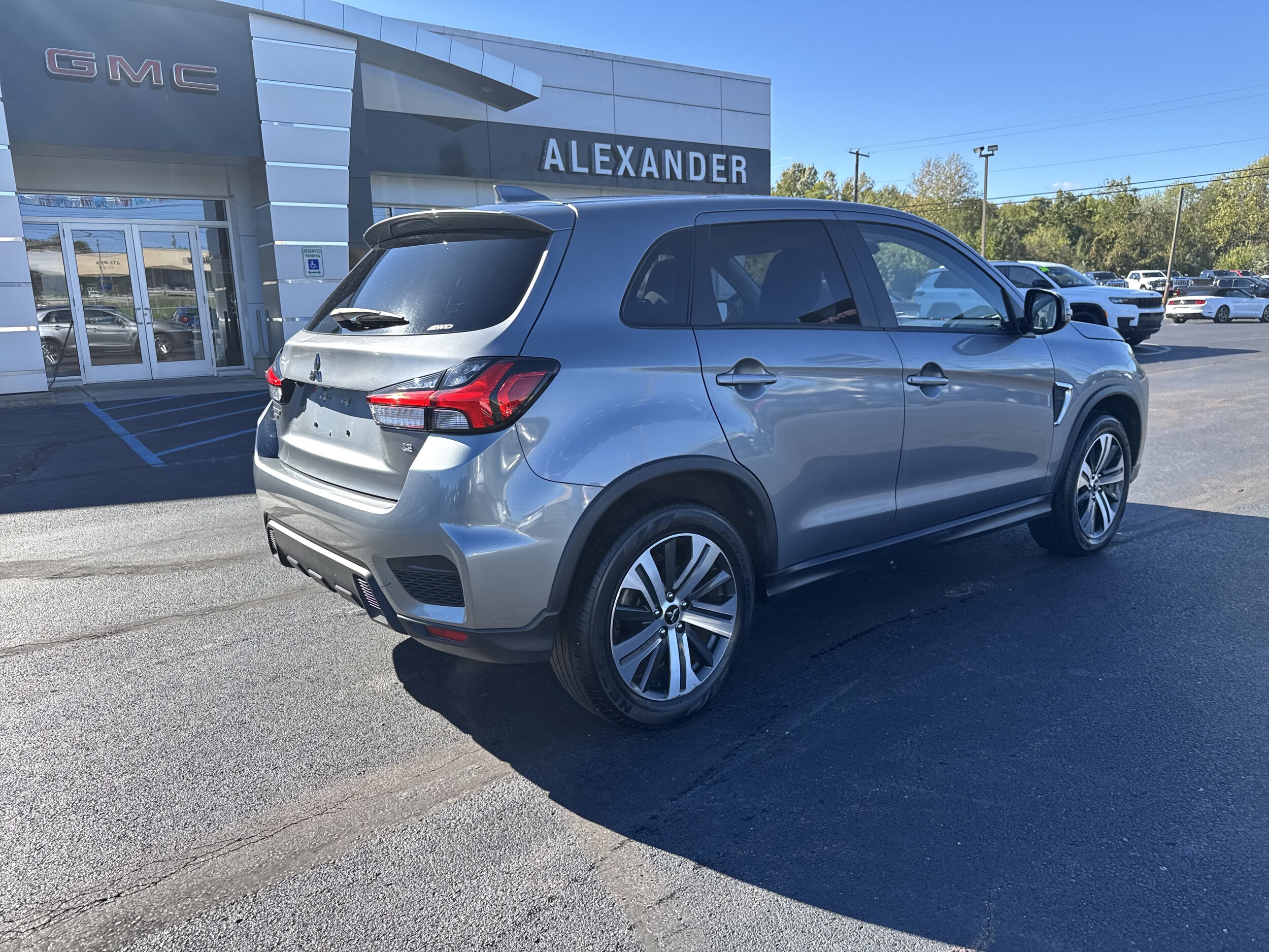2024 Mitsubishi Outlander Sport S photo 2