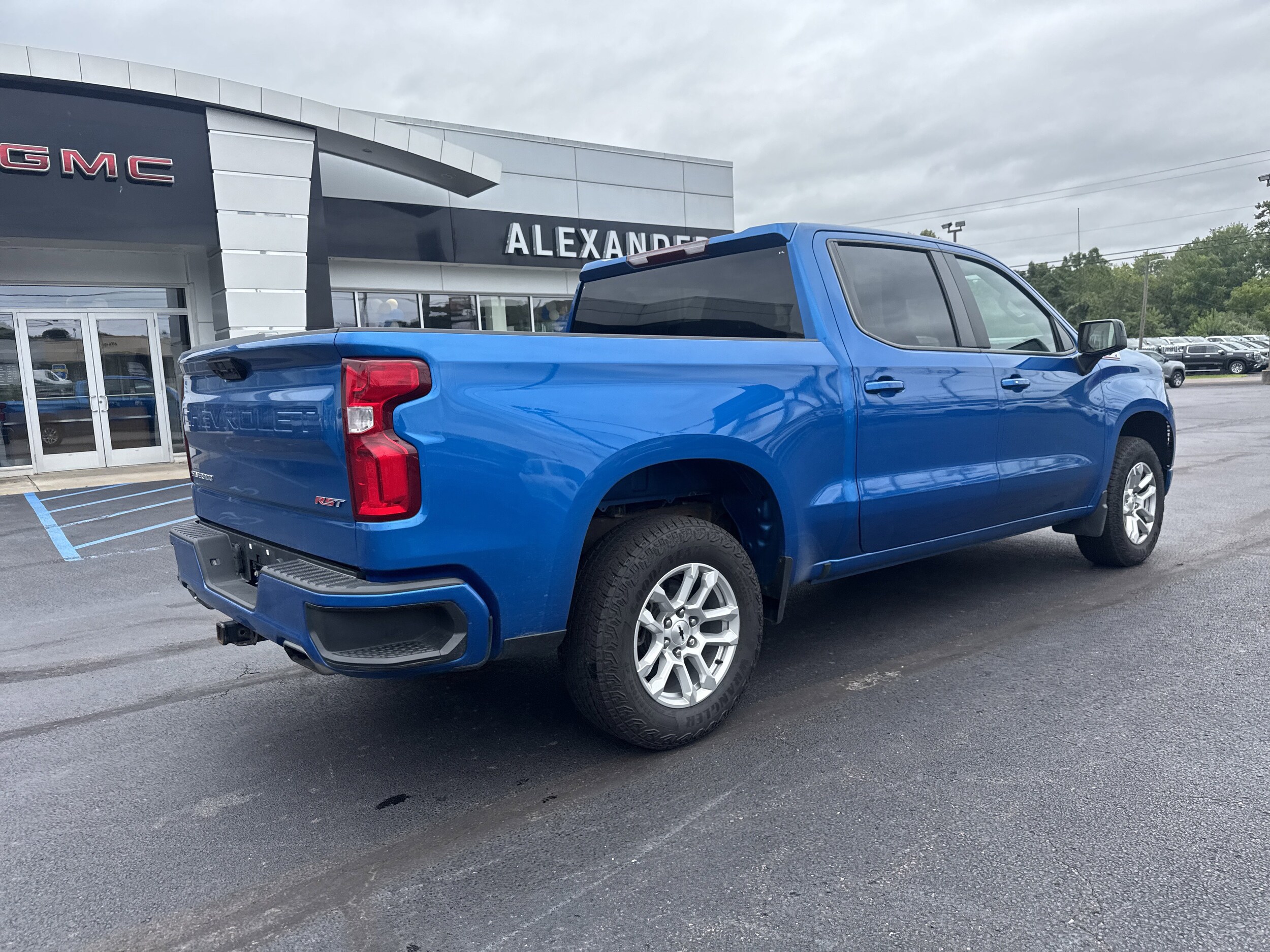 2022 Chevrolet Silverado 1500 RST photo 2