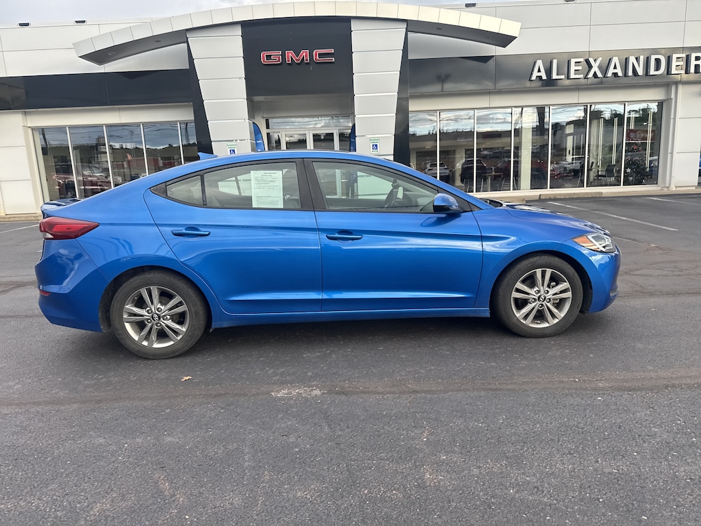 Used 2017 Hyundai Elantra SE Sedan
