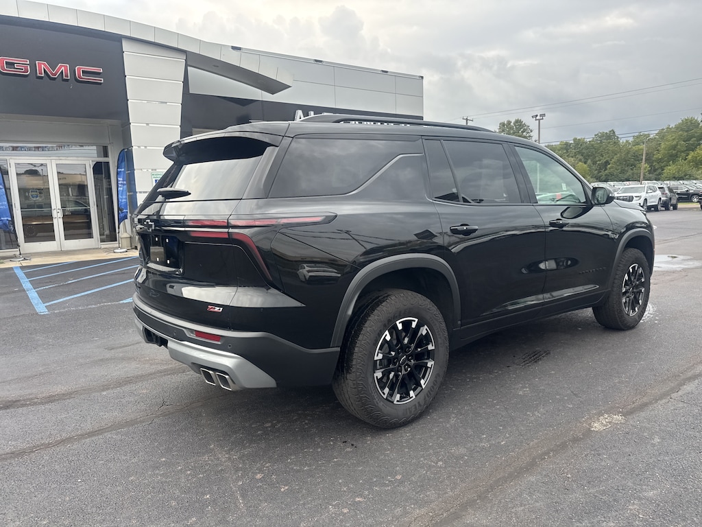 Used 2025 Chevrolet Traverse Z71 SUV