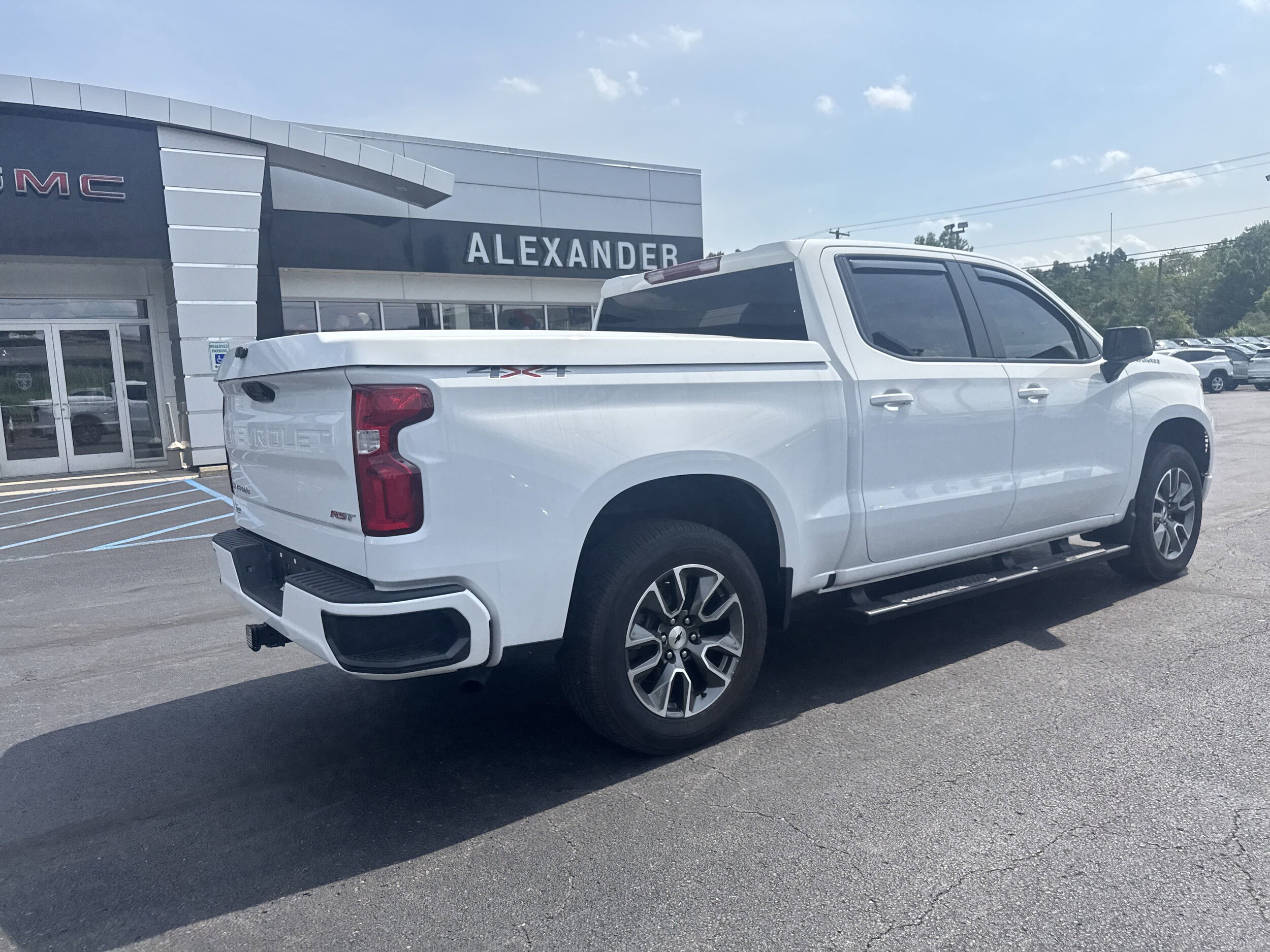 2024 Chevrolet Silverado 1500 RST photo 3