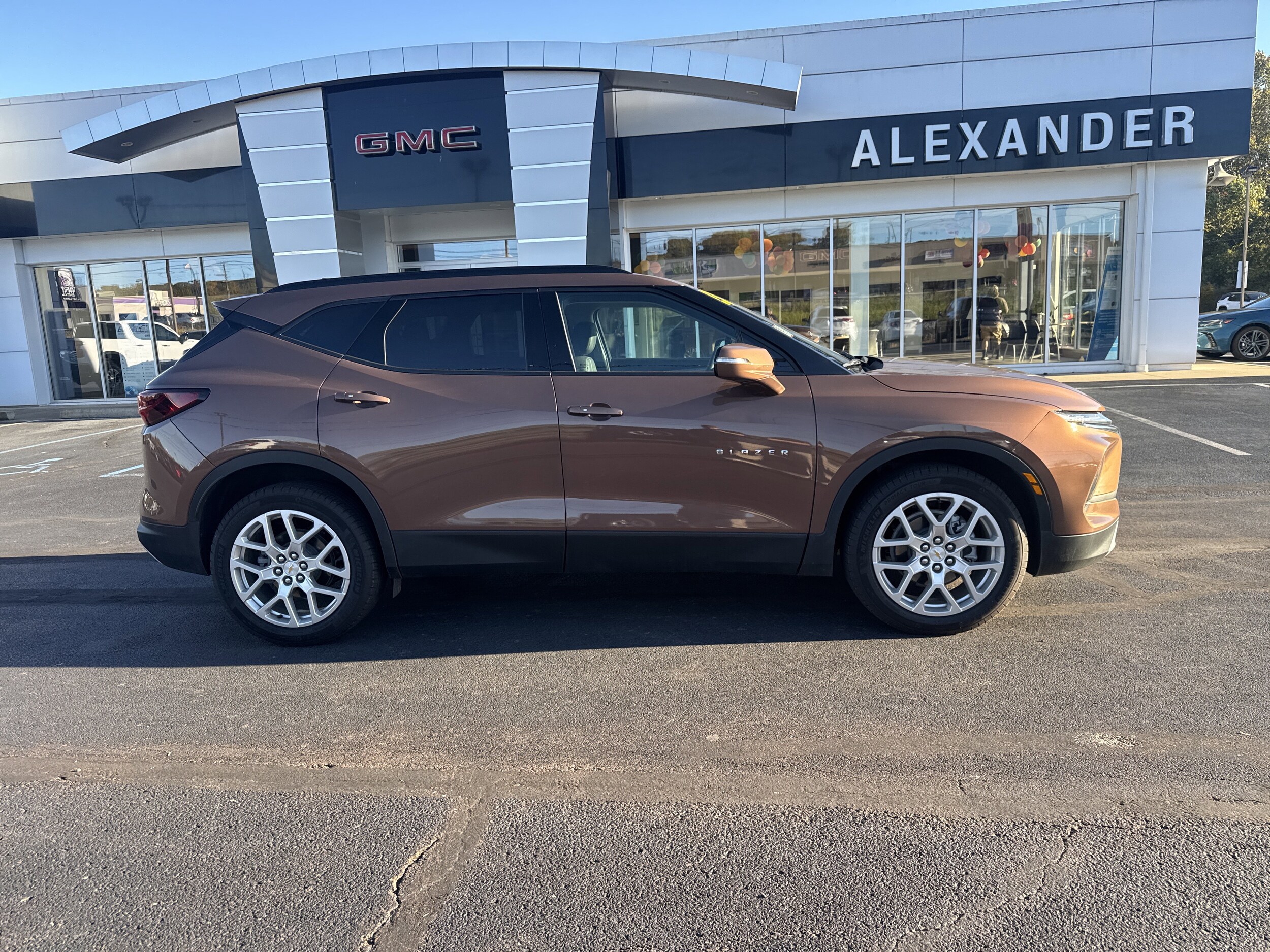 2023 Chevrolet Blazer 3LT photo 2