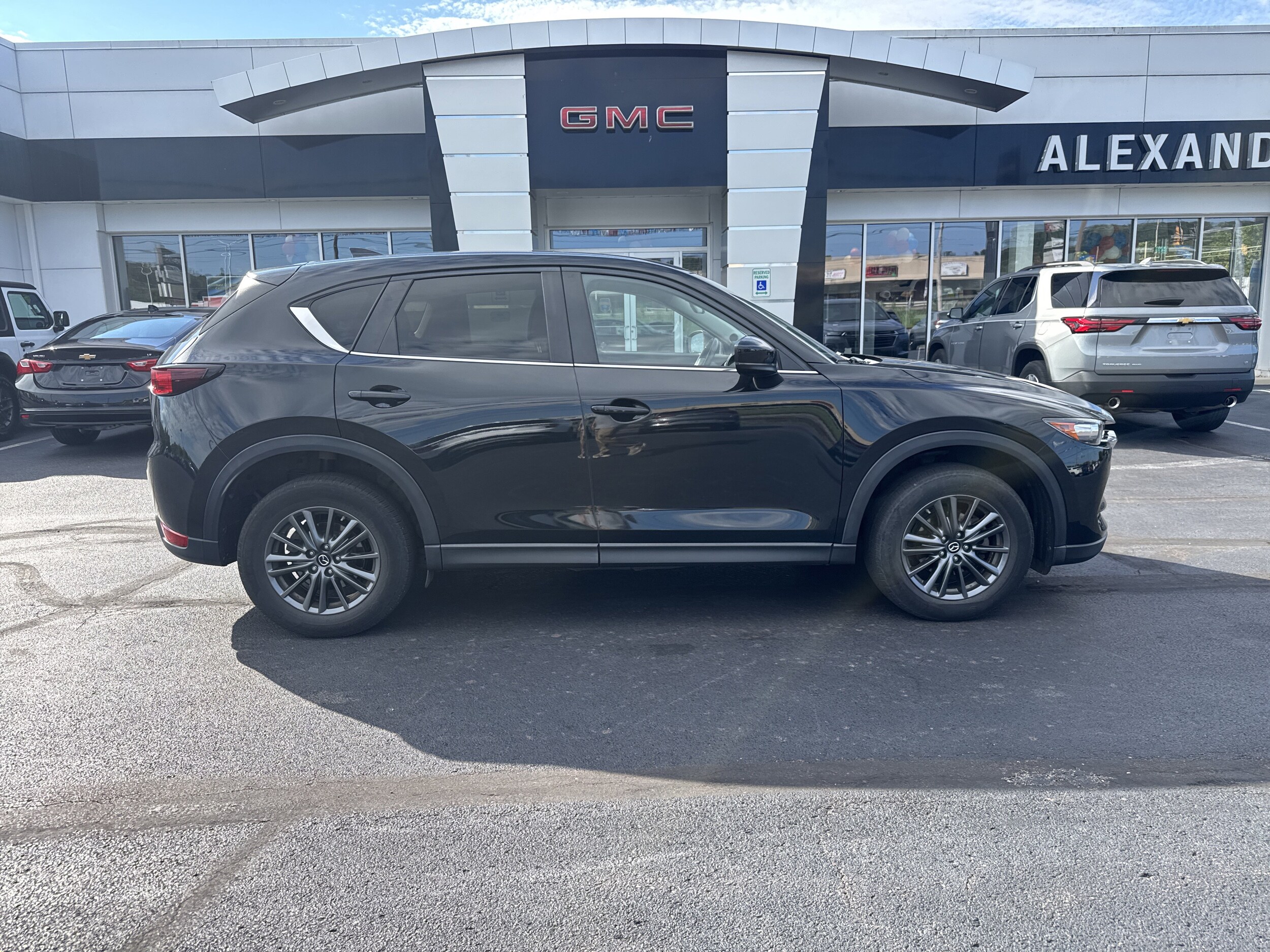 2019 Mazda CX-5 Touring photo 2
