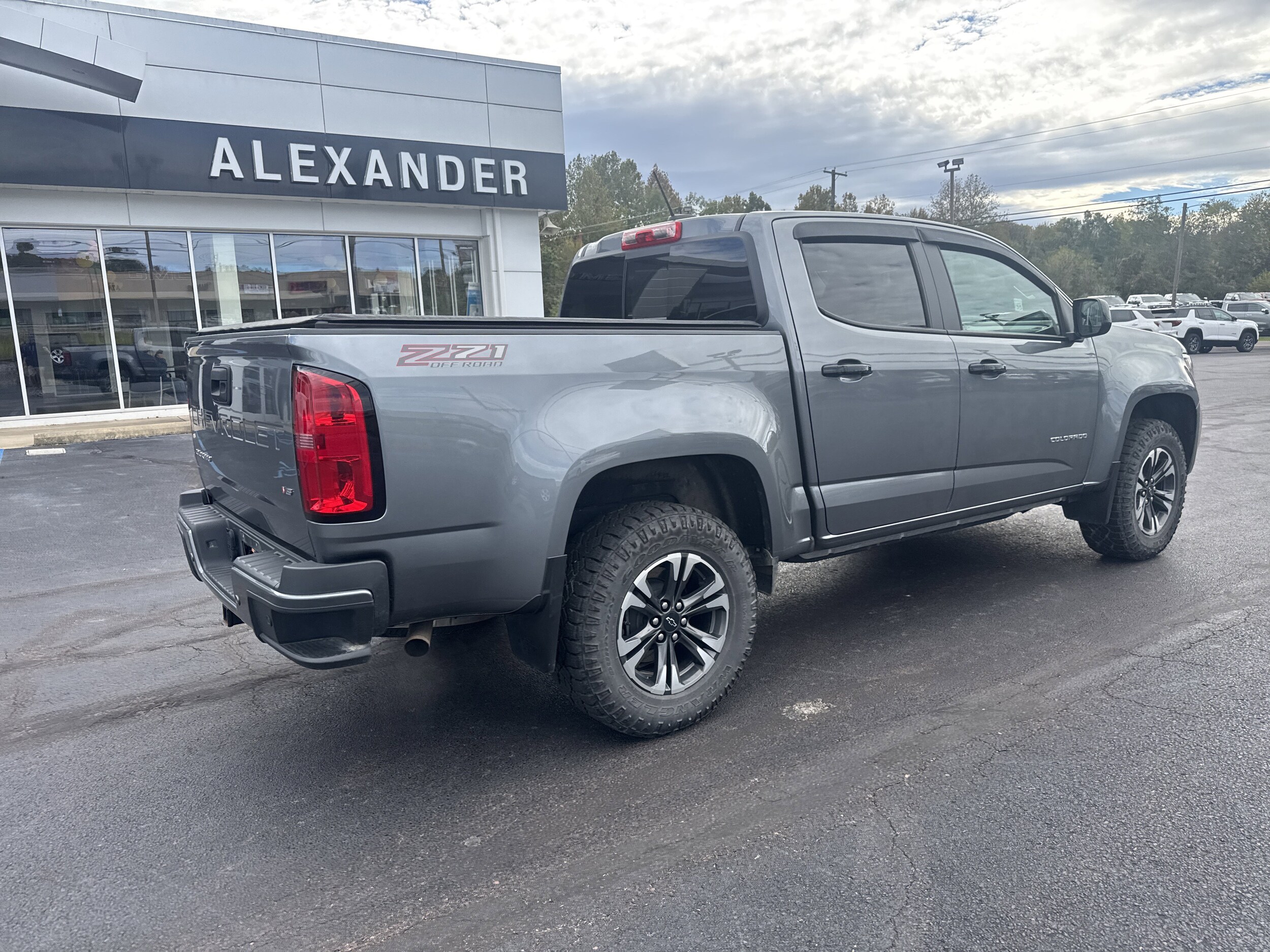 2022 Chevrolet Colorado Z71 photo 2
