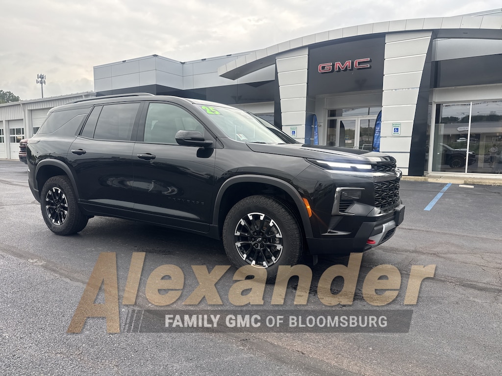 Used 2025 Chevrolet Traverse Z71 SUV