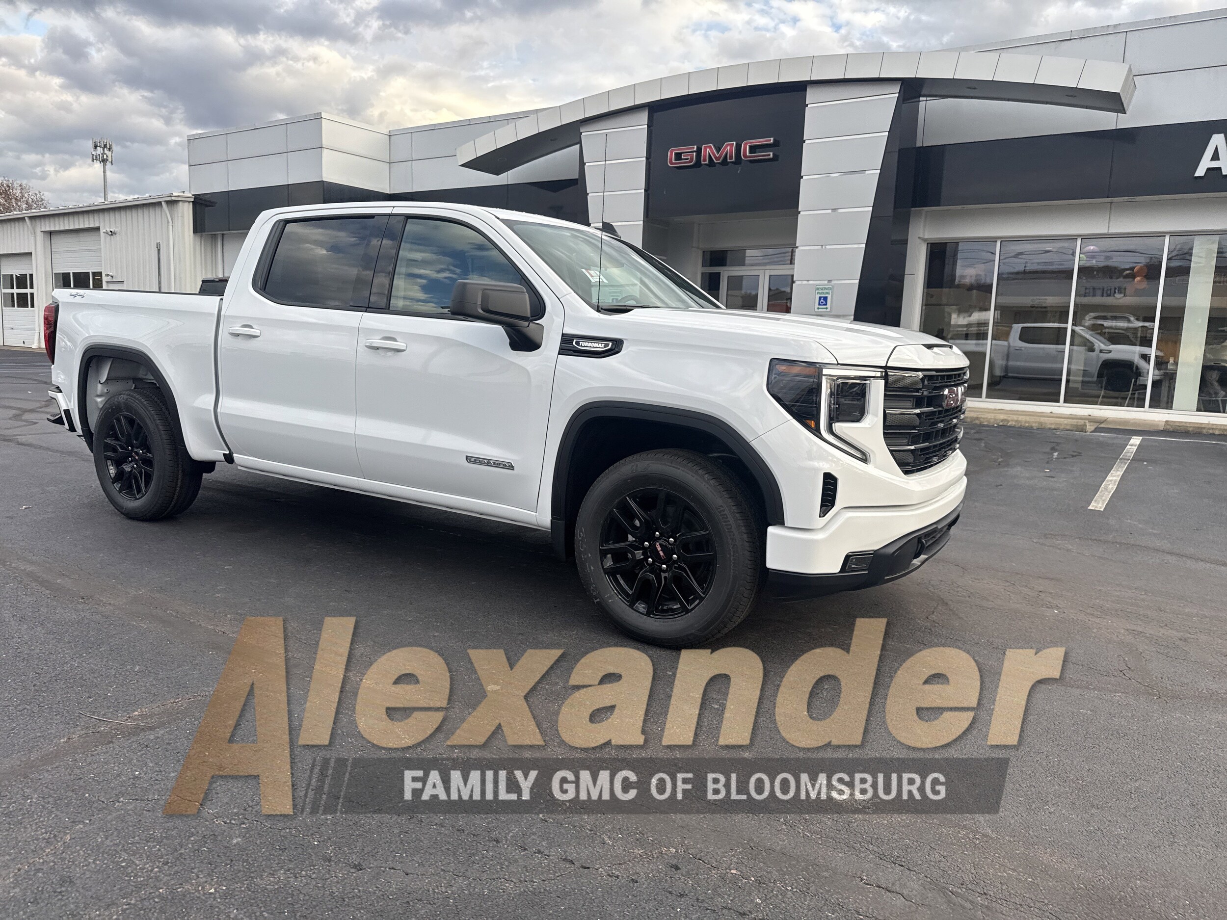 2026 GMC Sierra 4WD Crew Cab Std Box Elevation 3VL's photo