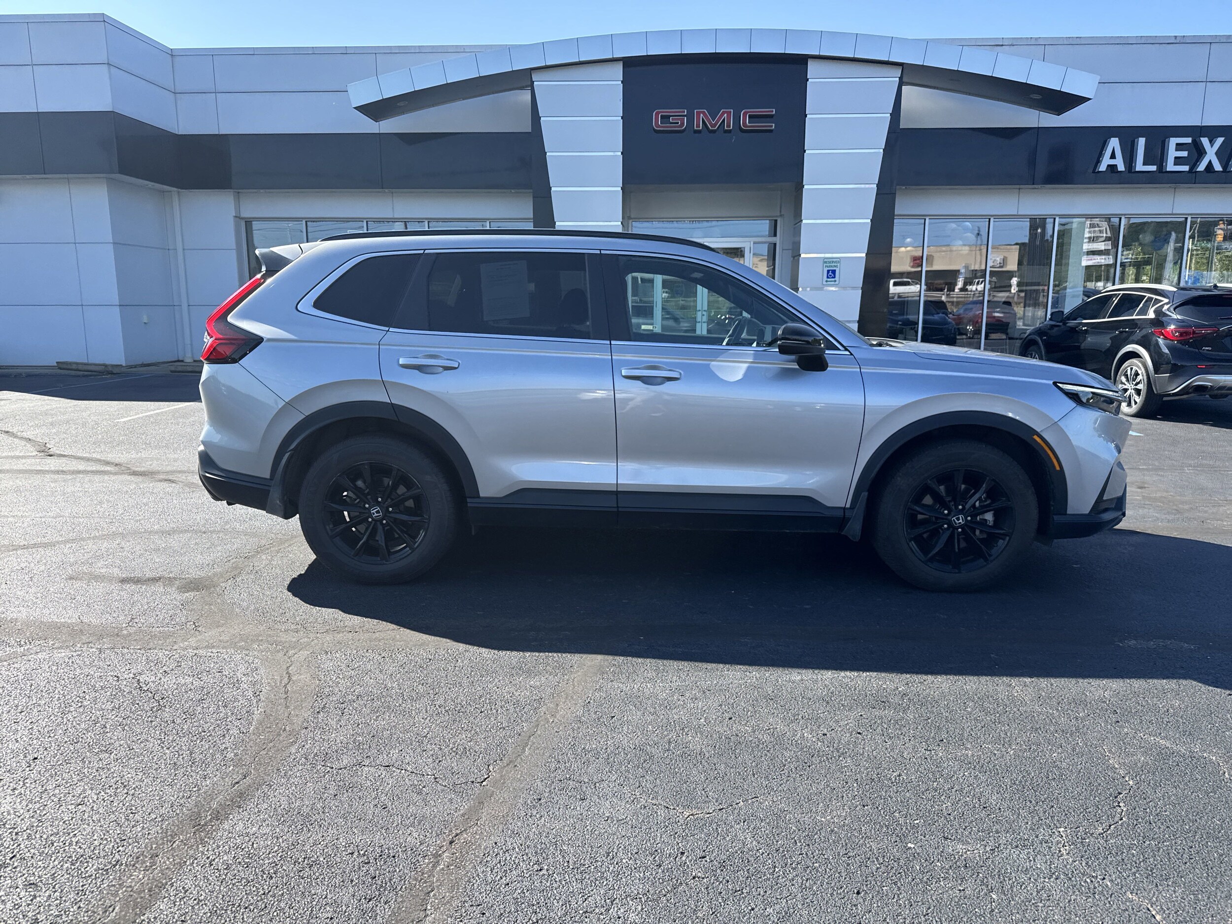 2023 Honda CR-V Hybrid Sport photo 2