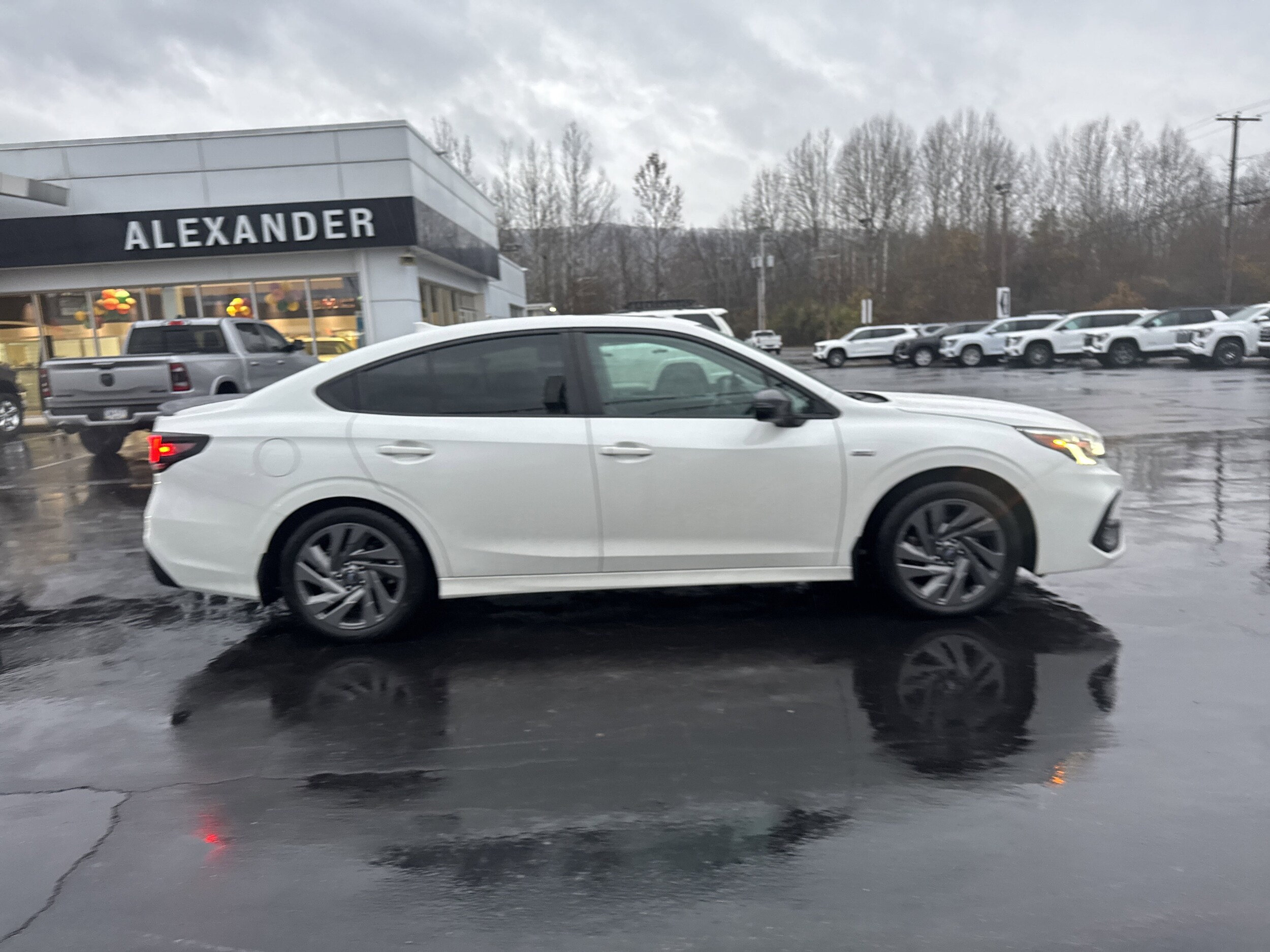 2024 Subaru Legacy Sport photo 2
