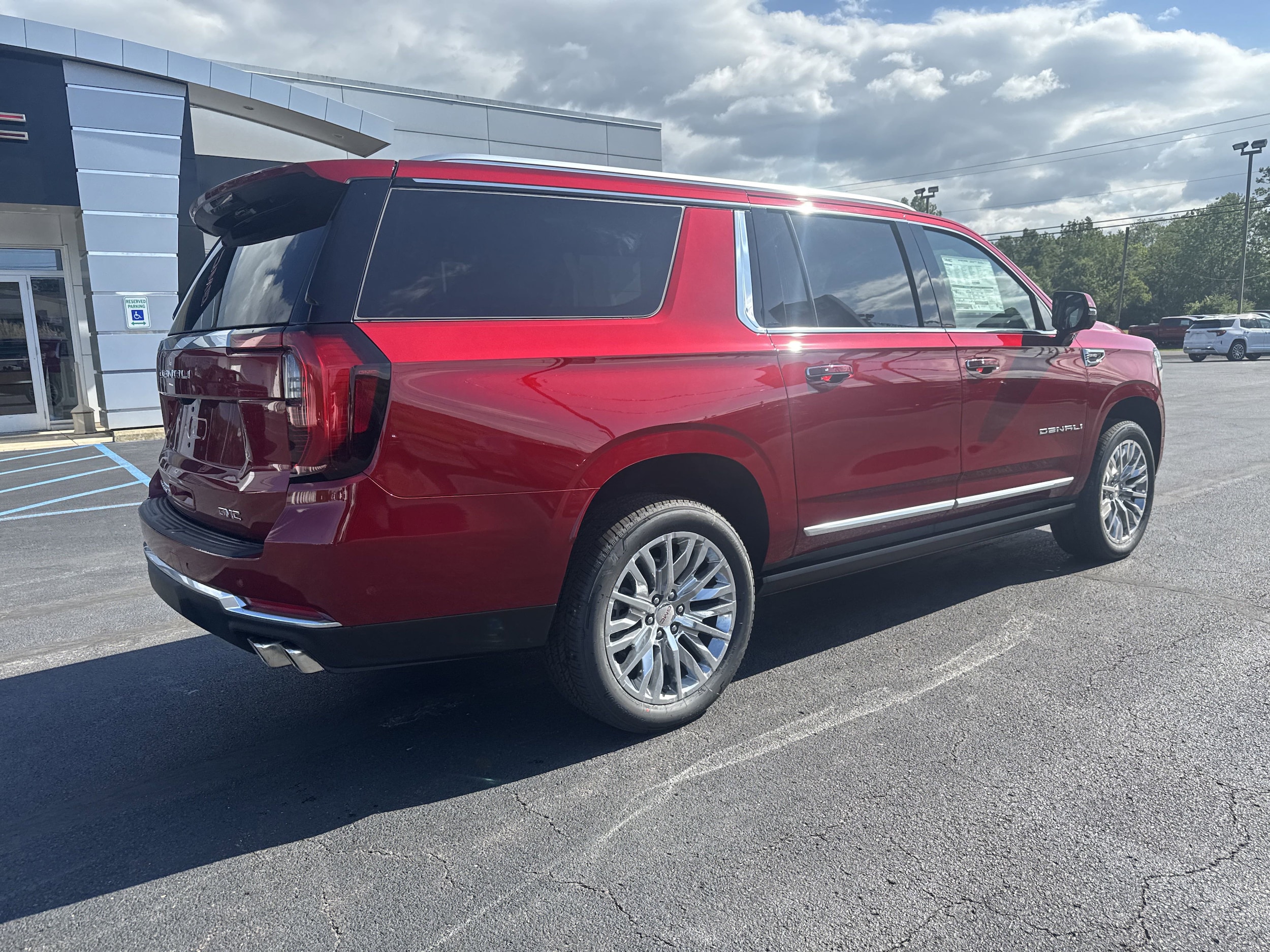 2025 Gmc Yukon XL Denali photo 3
