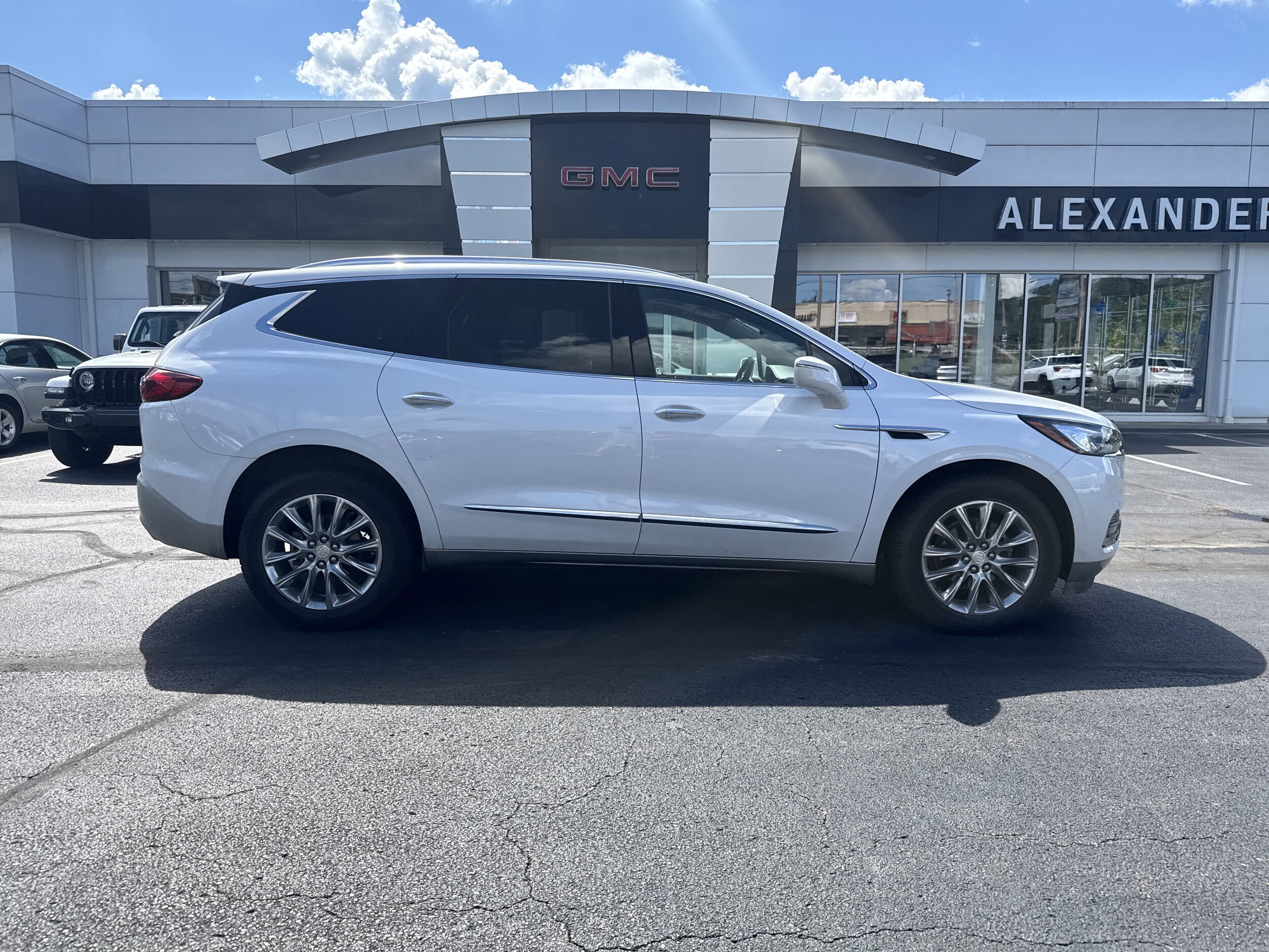 2020 Buick Enclave Premium photo 2